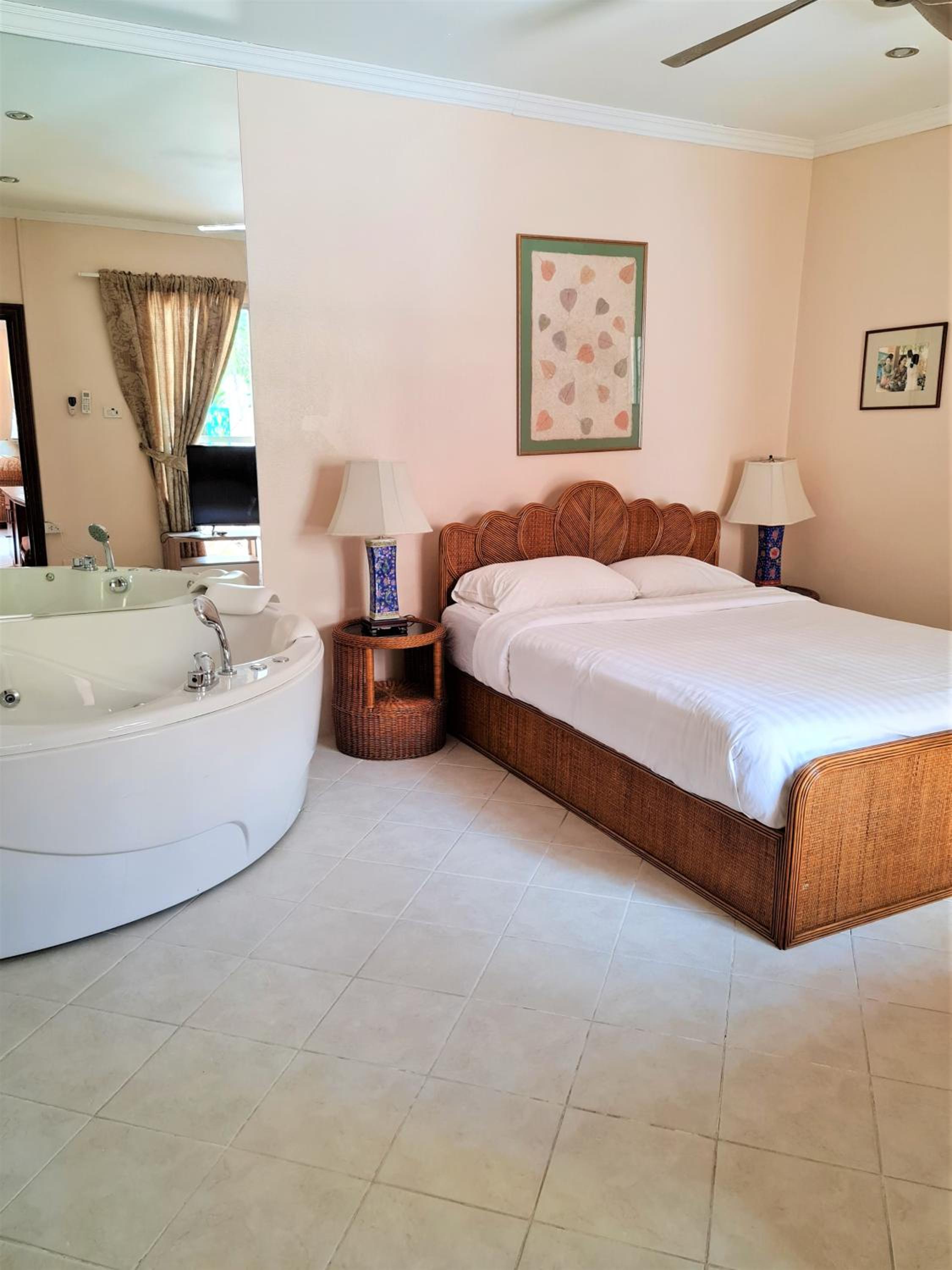 Three-Bedroom Villa photo 3
