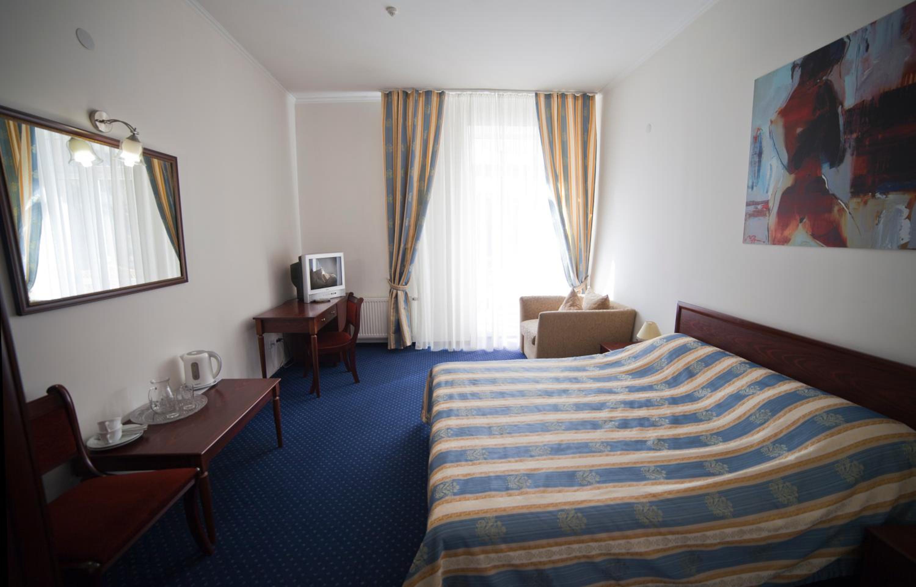 Deluxe Double Room with Balcony photo 2