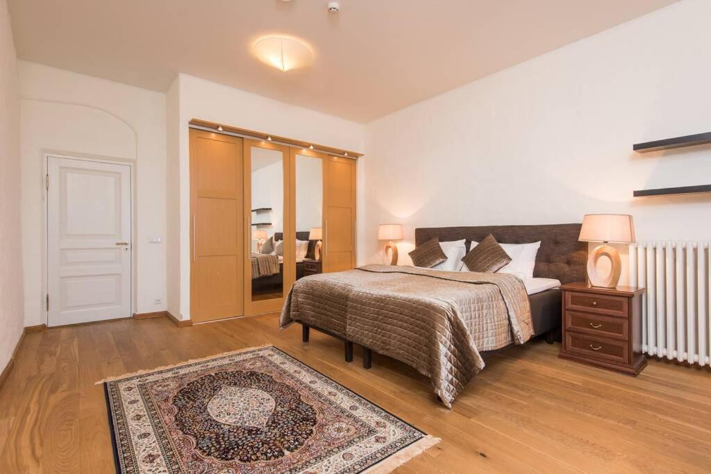Three-Bedroom Apartment - Photo 13