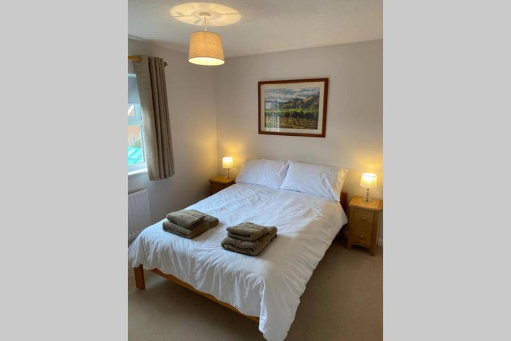 Three-Bedroom House photo 1