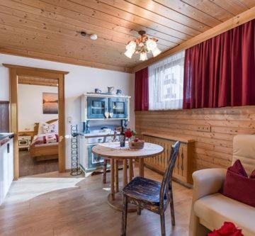 One-Bedroom Apartment In The Basement