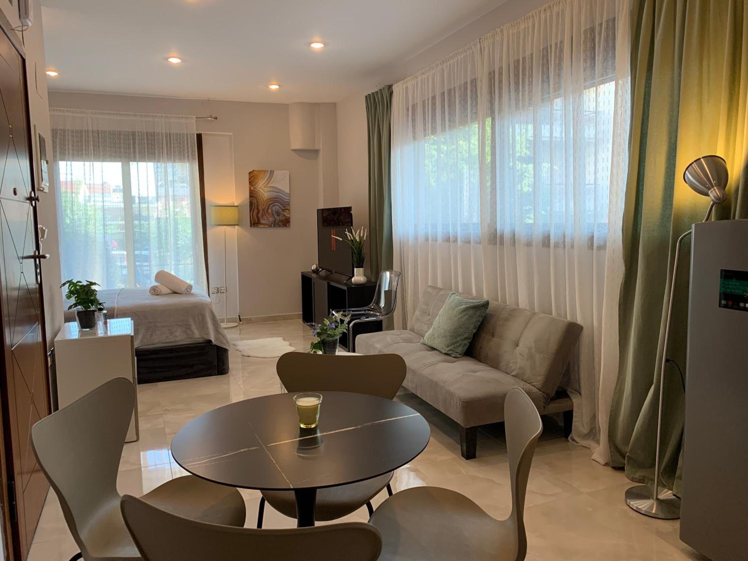 One-Bedroom Apartment - Photo 6