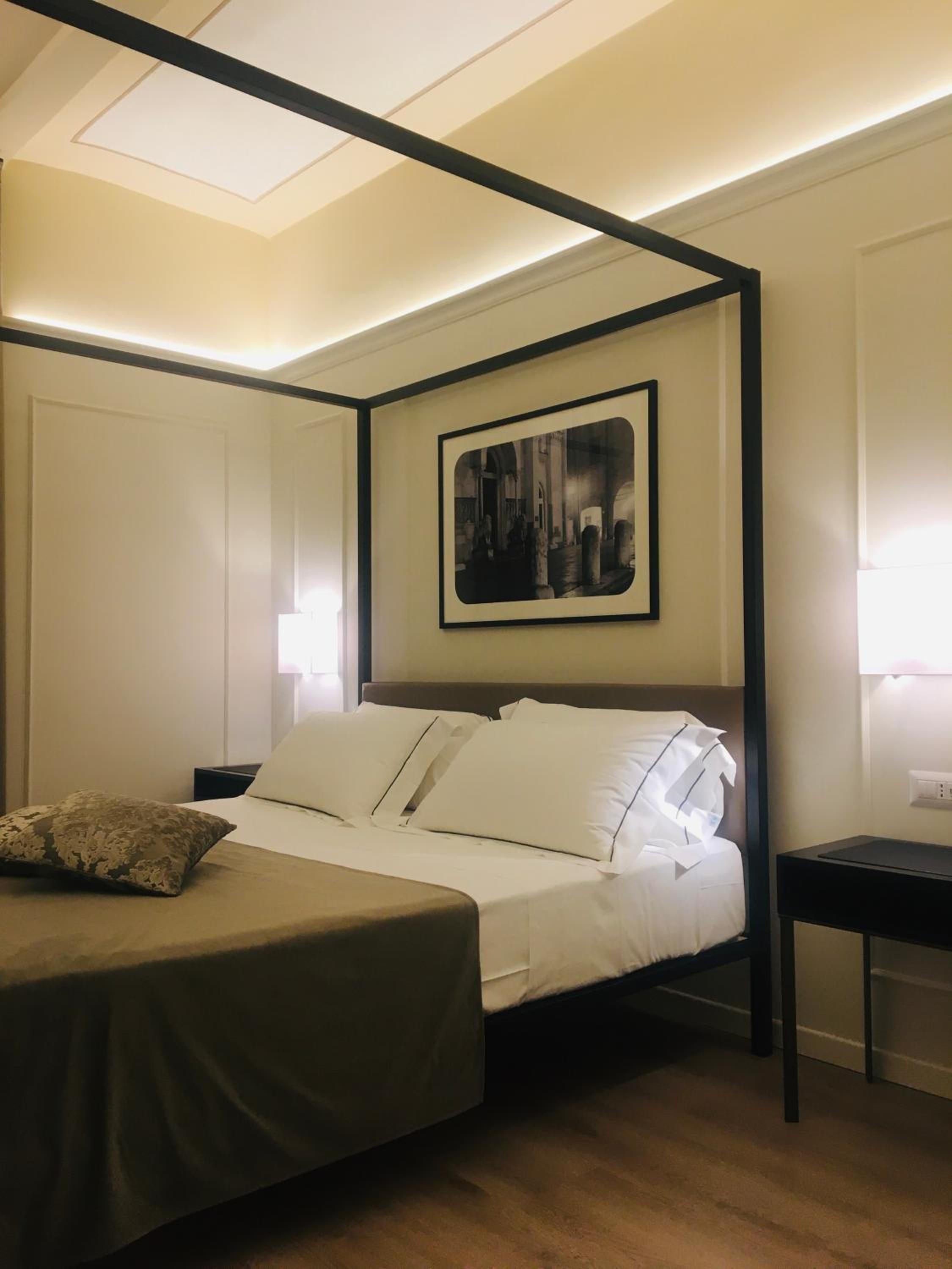 Double Room - Photo 7