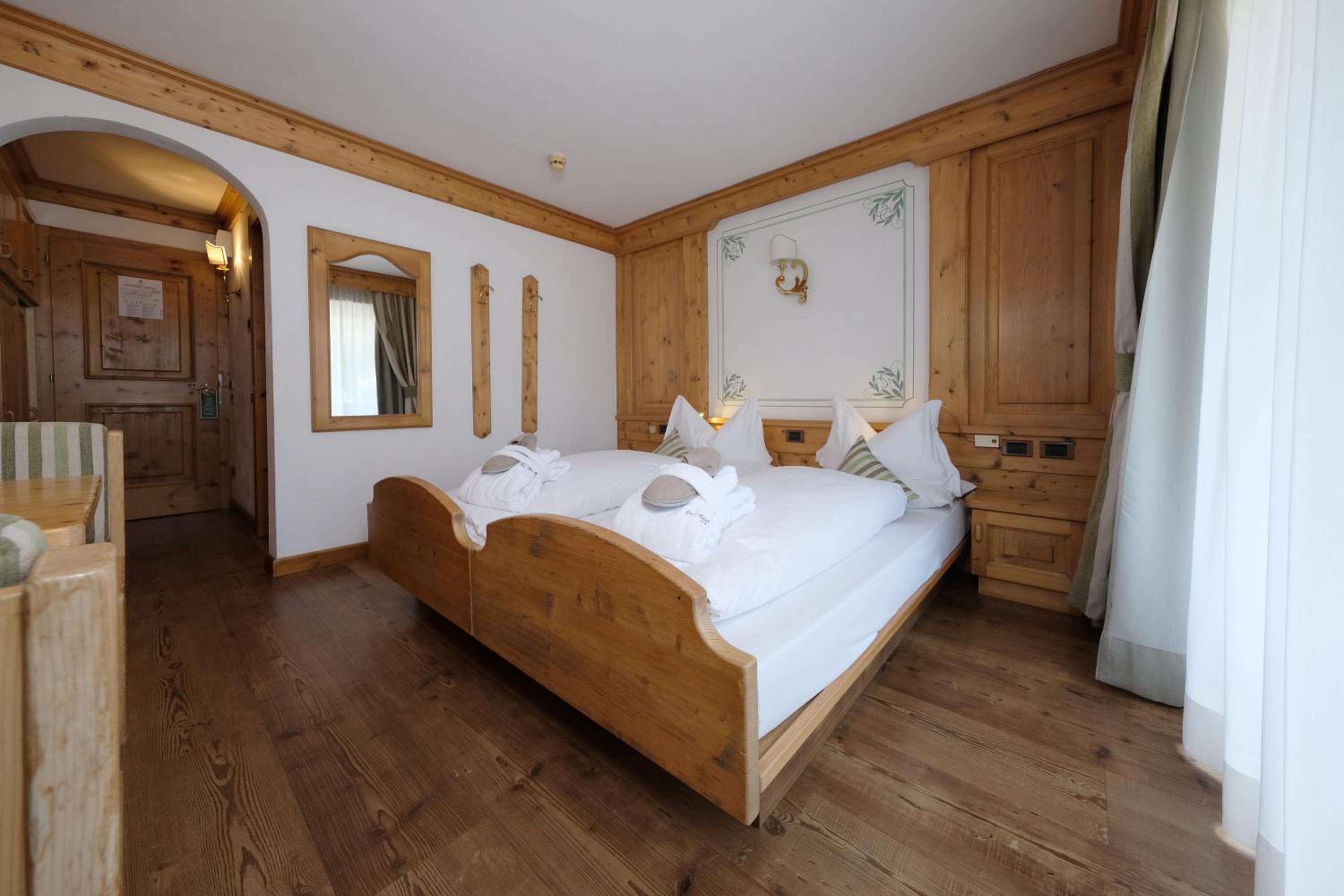 Double or Twin Room with Mountain View photo 1