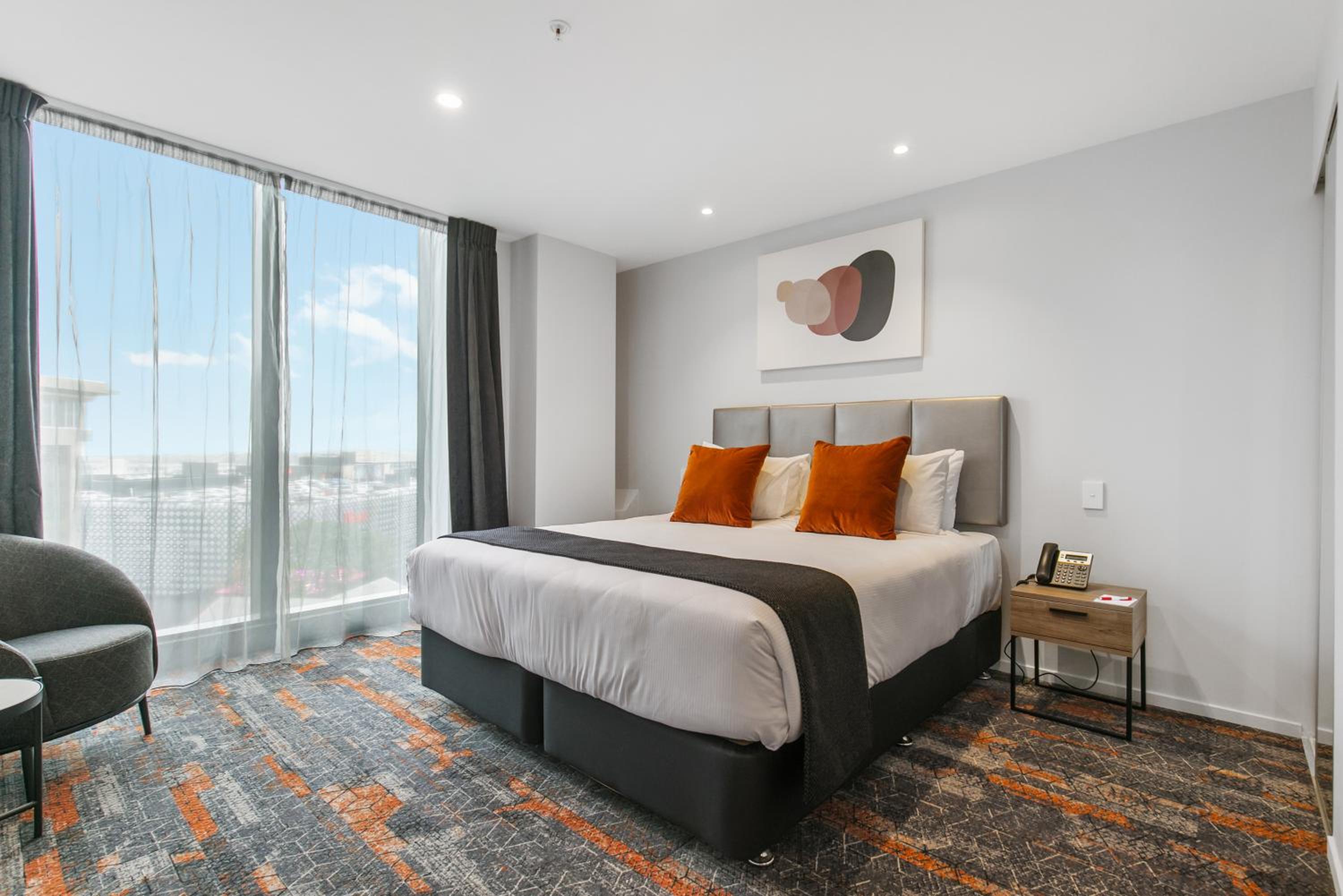 King Studio Apartment with Kitchenette