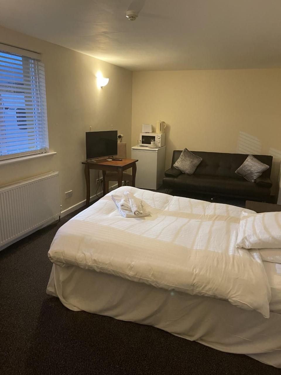 Double Room with Private Bathroom