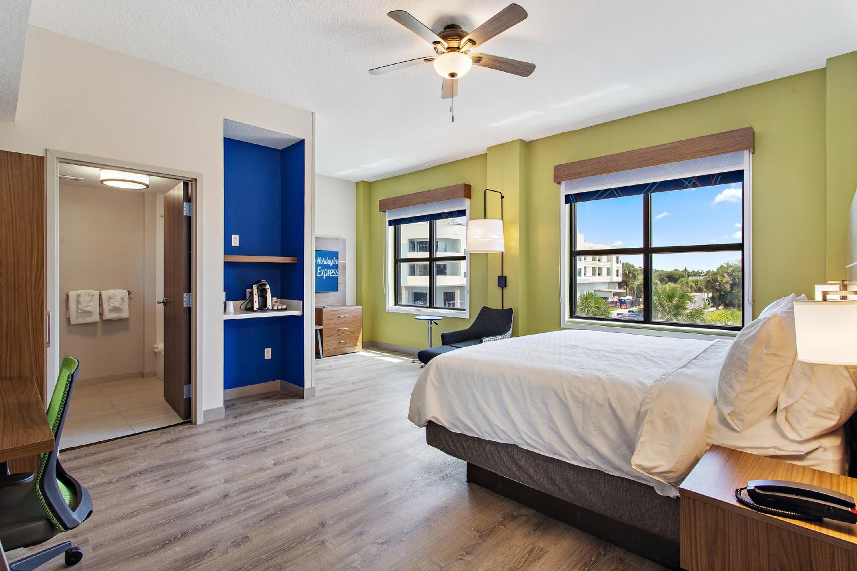 Two-Bedroom Suite - Photo 2