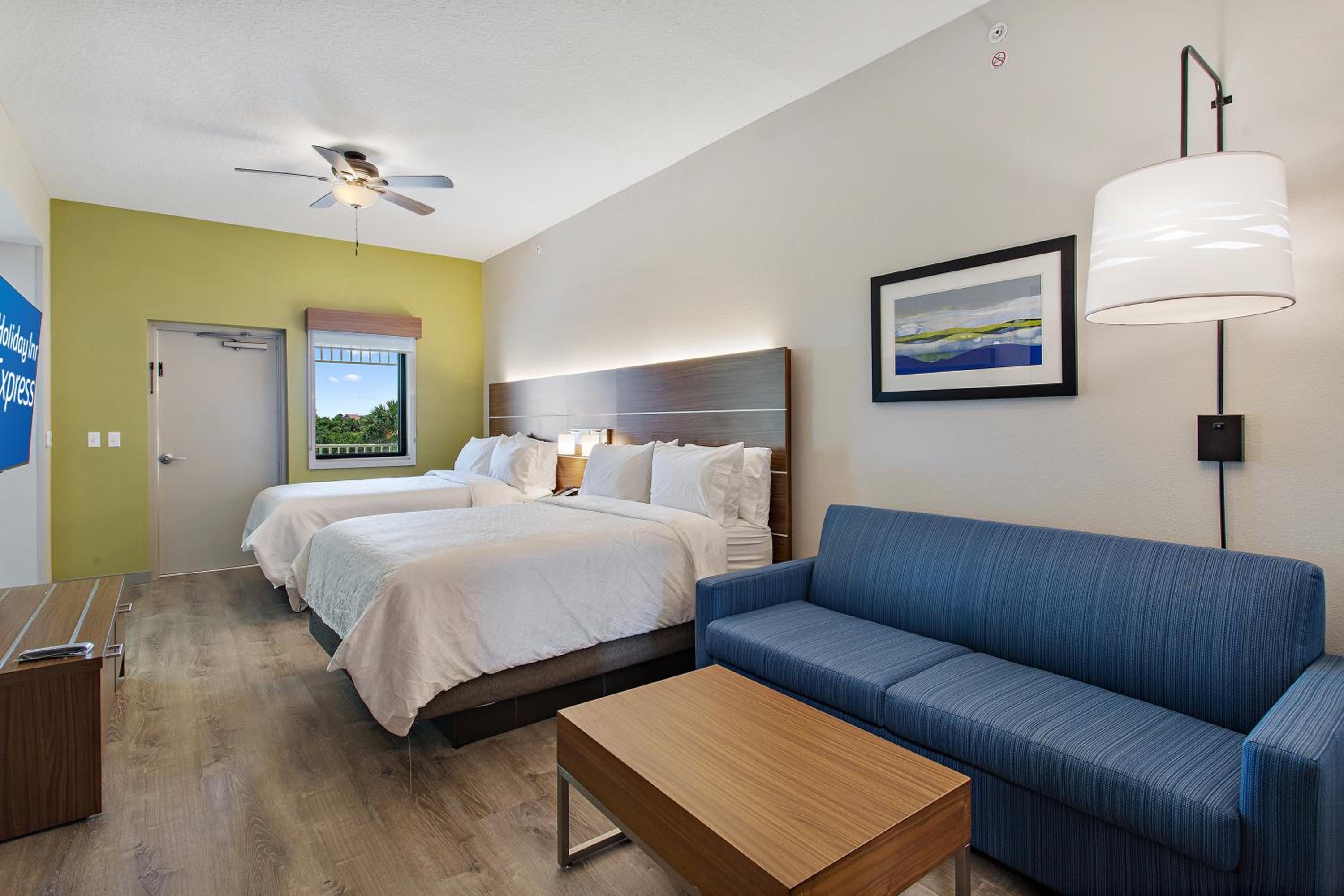 Two-Bedroom Suite - Photo 5