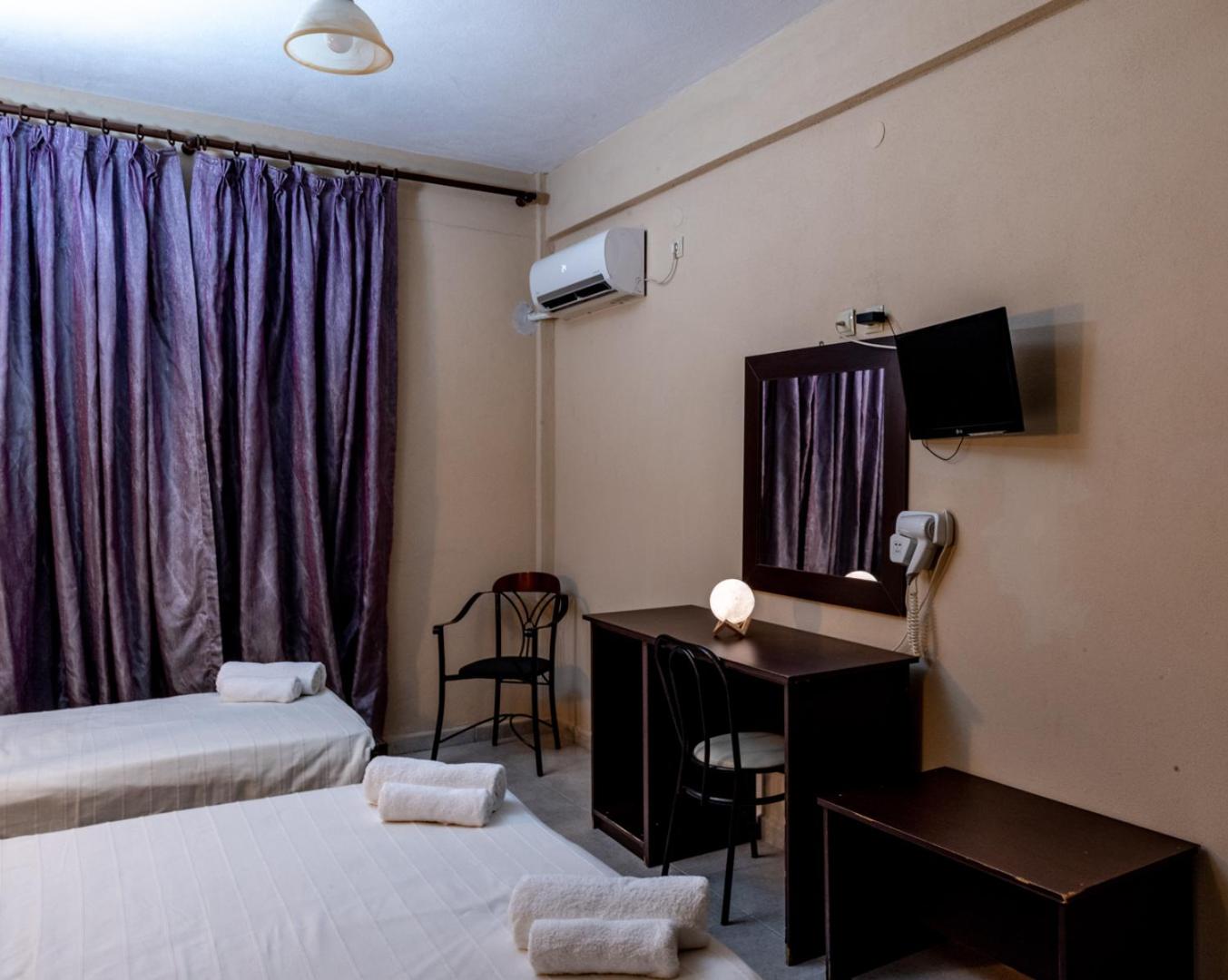 Twin Room - Photo 7
