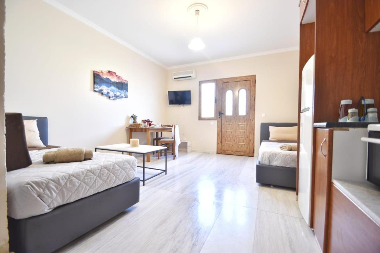 One-Bedroom Apartment - Photo 7