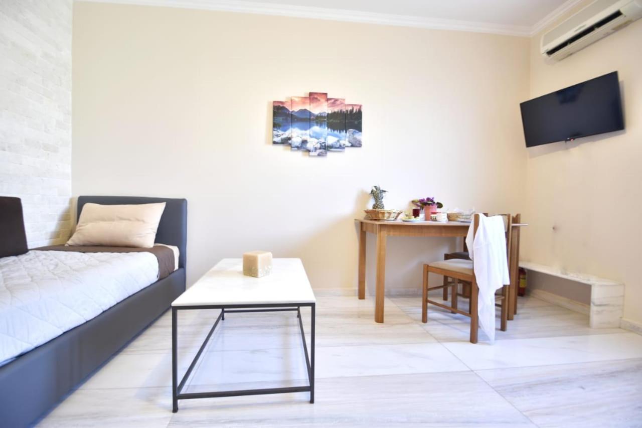 One-Bedroom Apartment - Photo 9