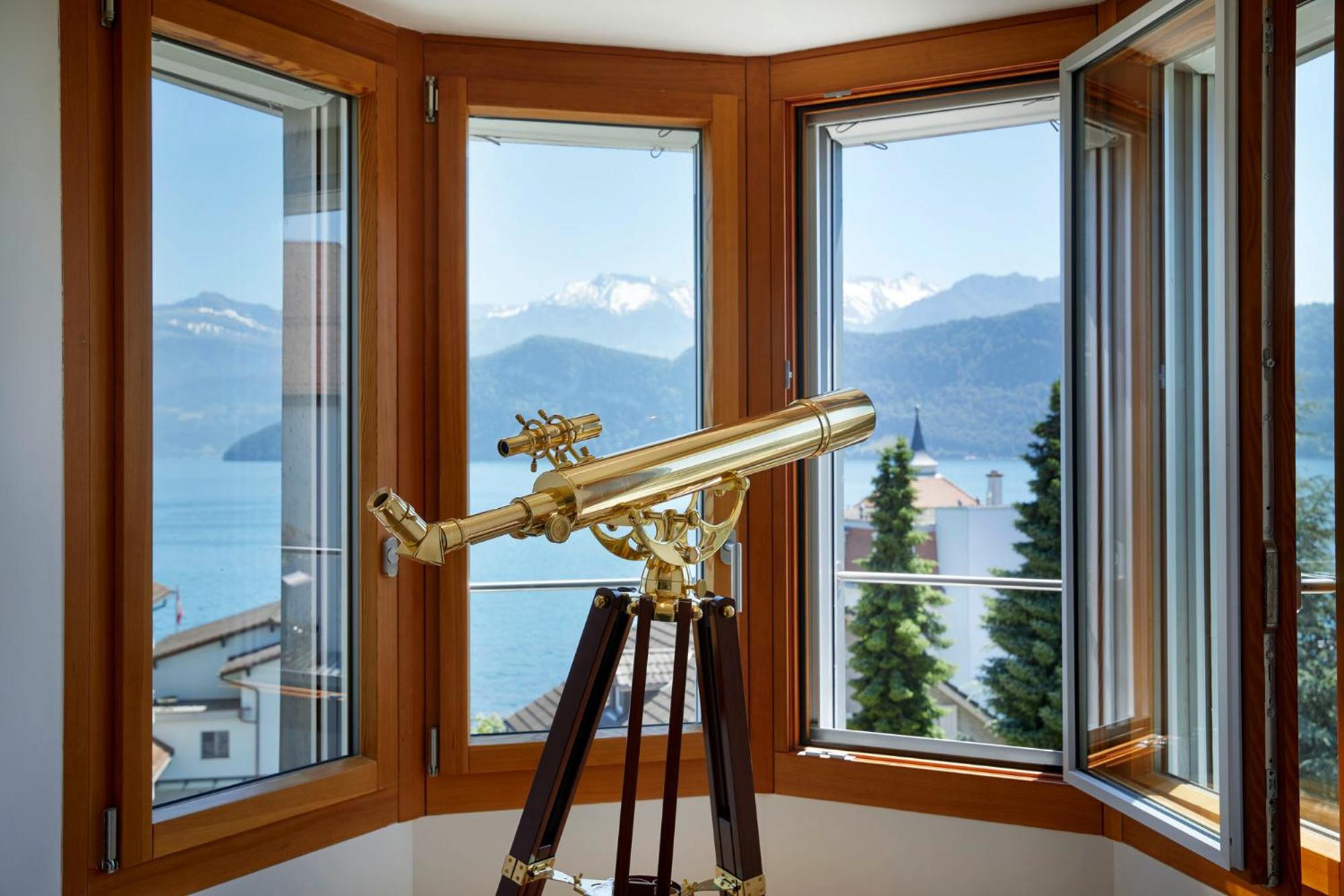 Junior Suite with Lake View - Photo 2