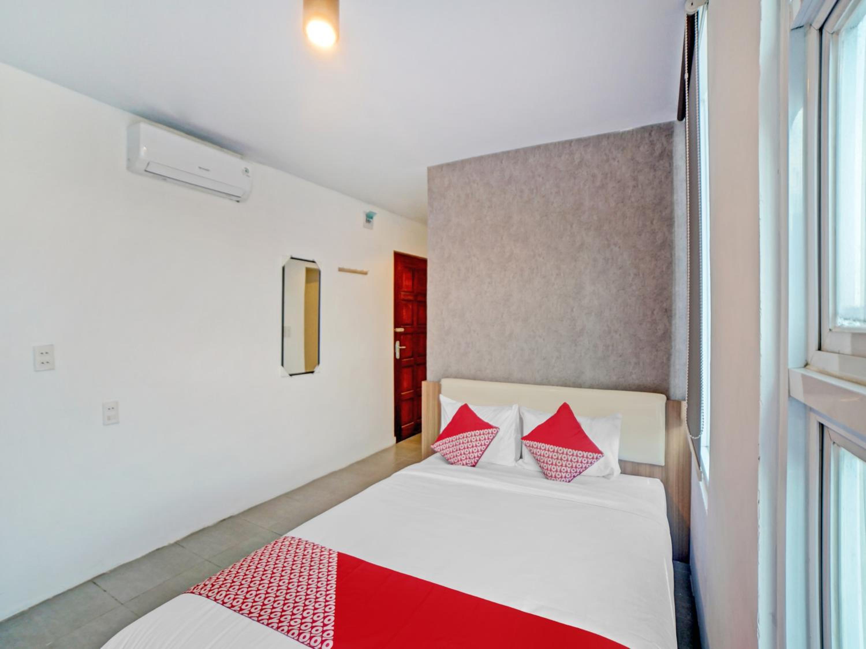 Deluxe King Room - Photo 4