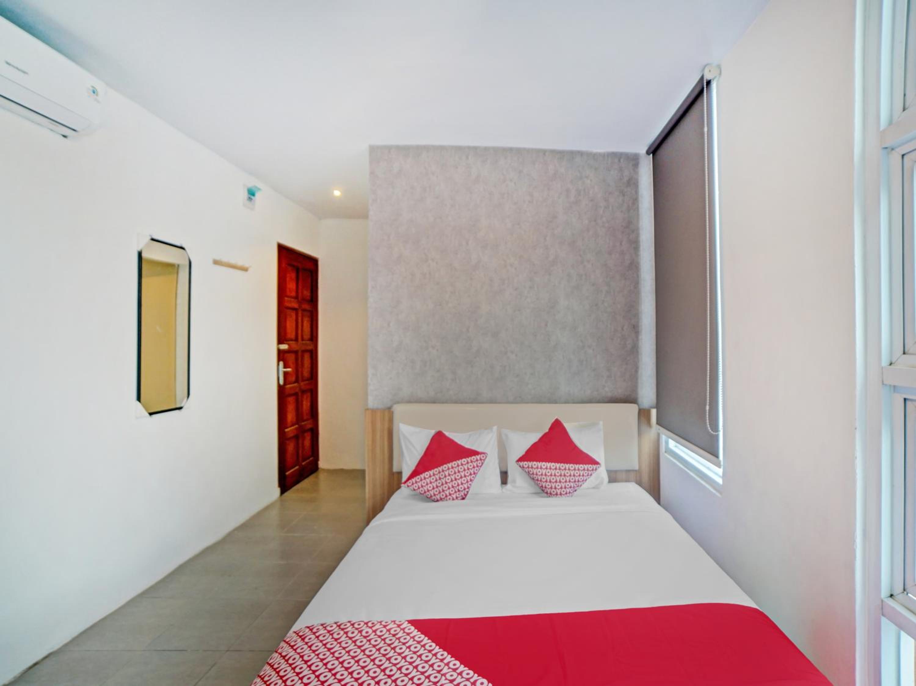 Deluxe King Room - Photo 5