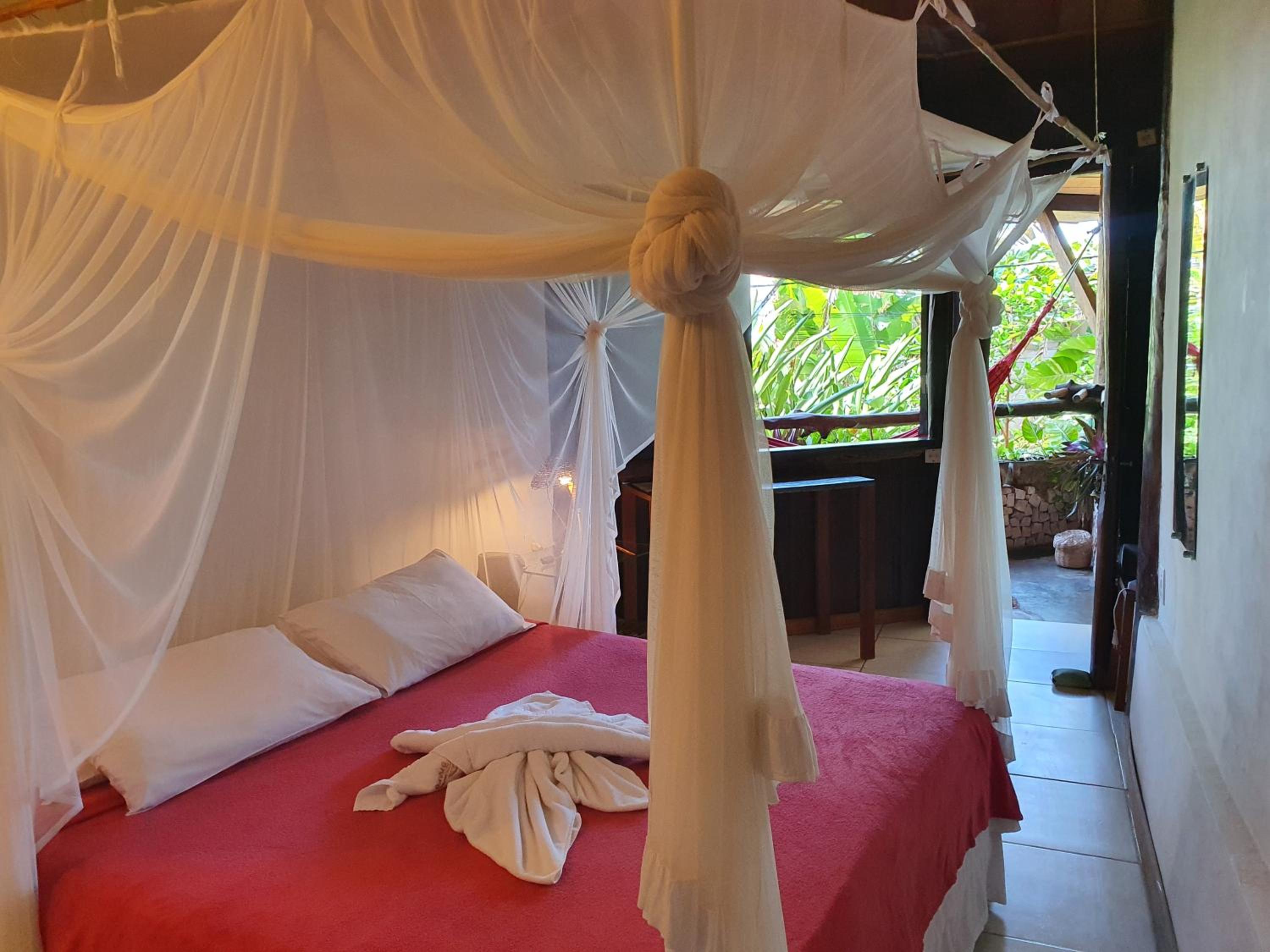 Budget Double Room with Balcony and Garden View photo 2