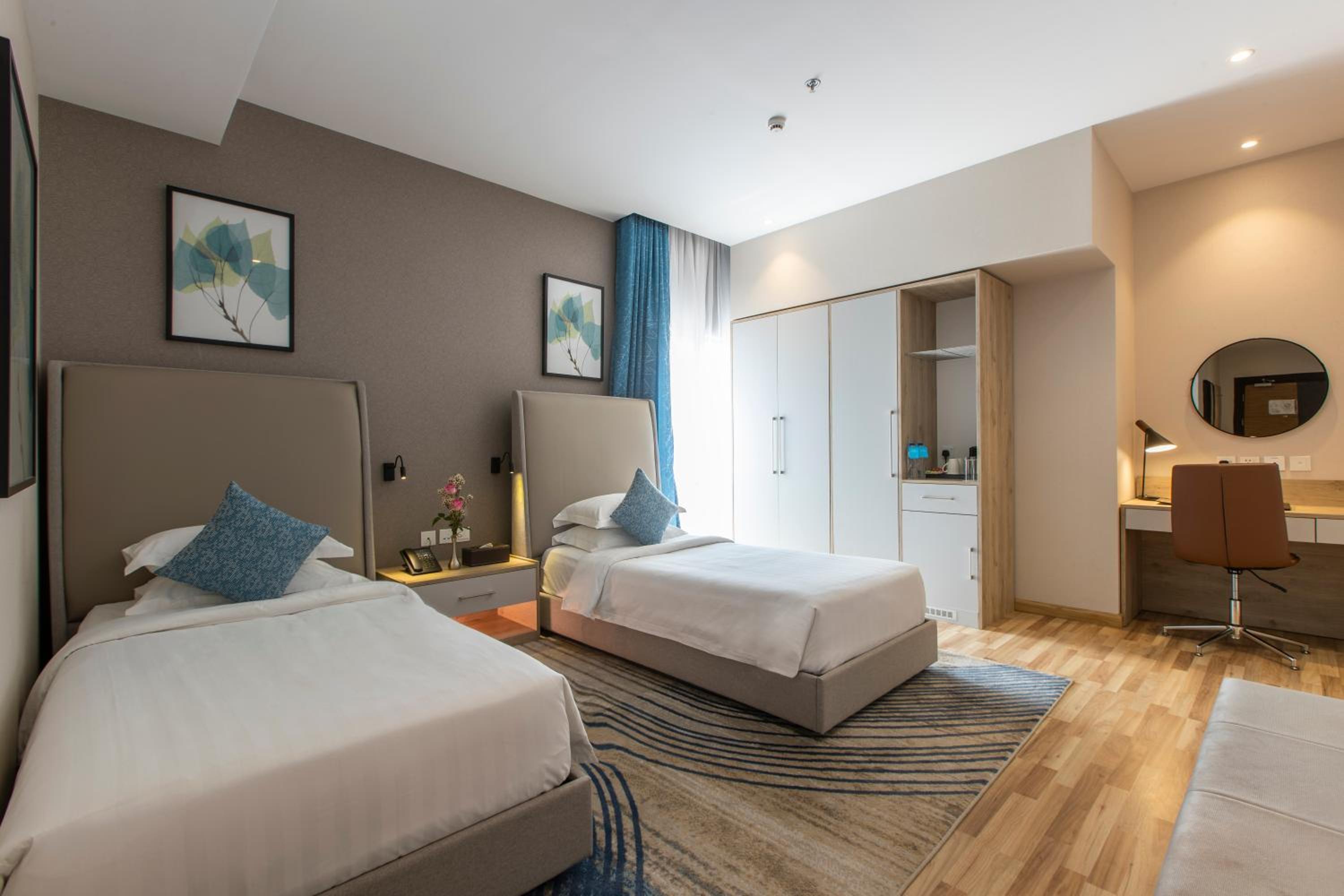Standard Twin Room - Photo 4