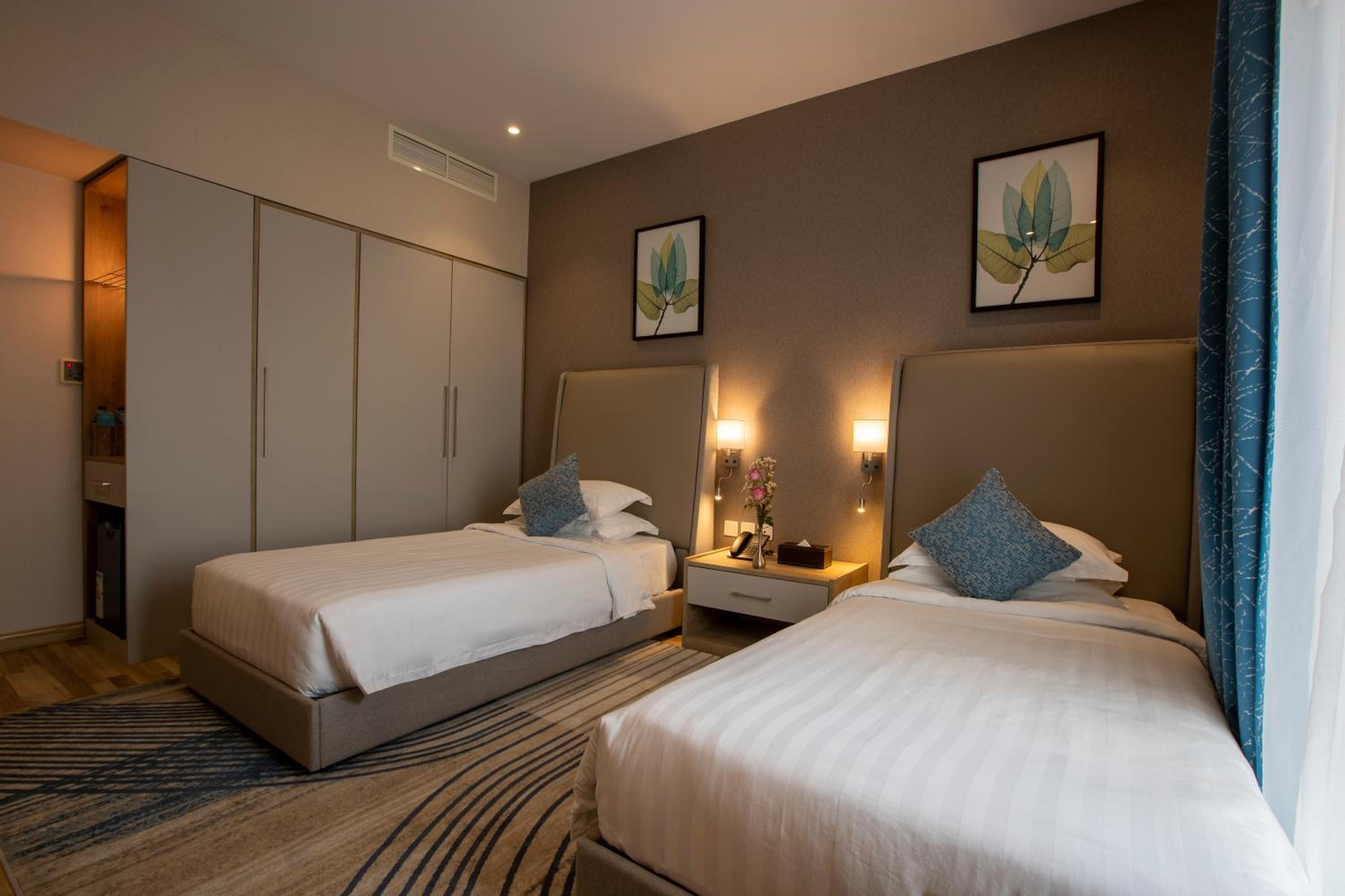 Standard Twin Room - Photo 2