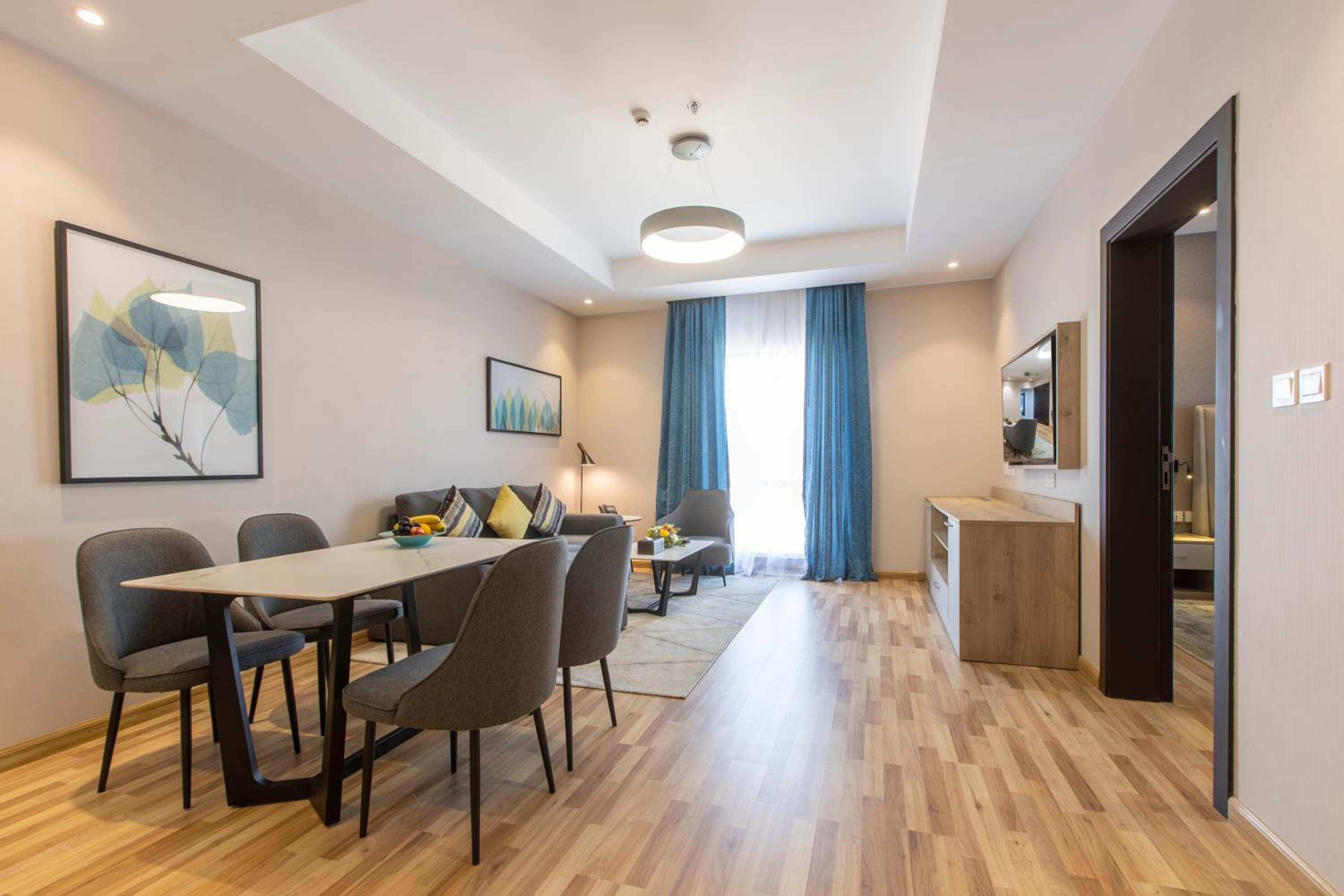 Suite with Balcony - Photo 9