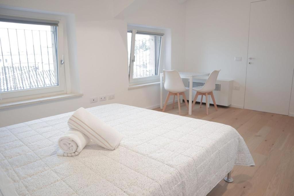 Deluxe Double or Twin Room with City View - Photo 1