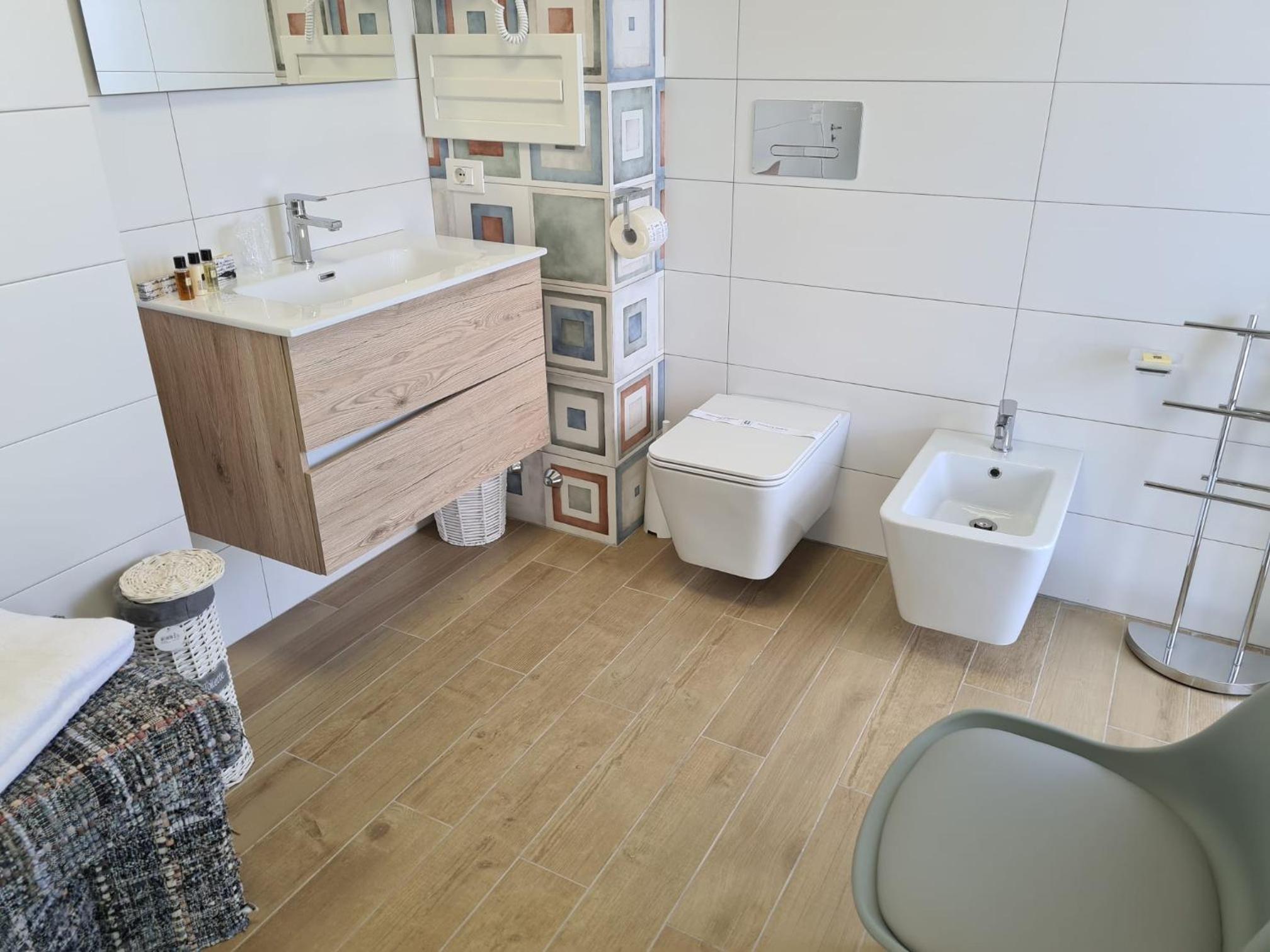 Deluxe King Room photo 2