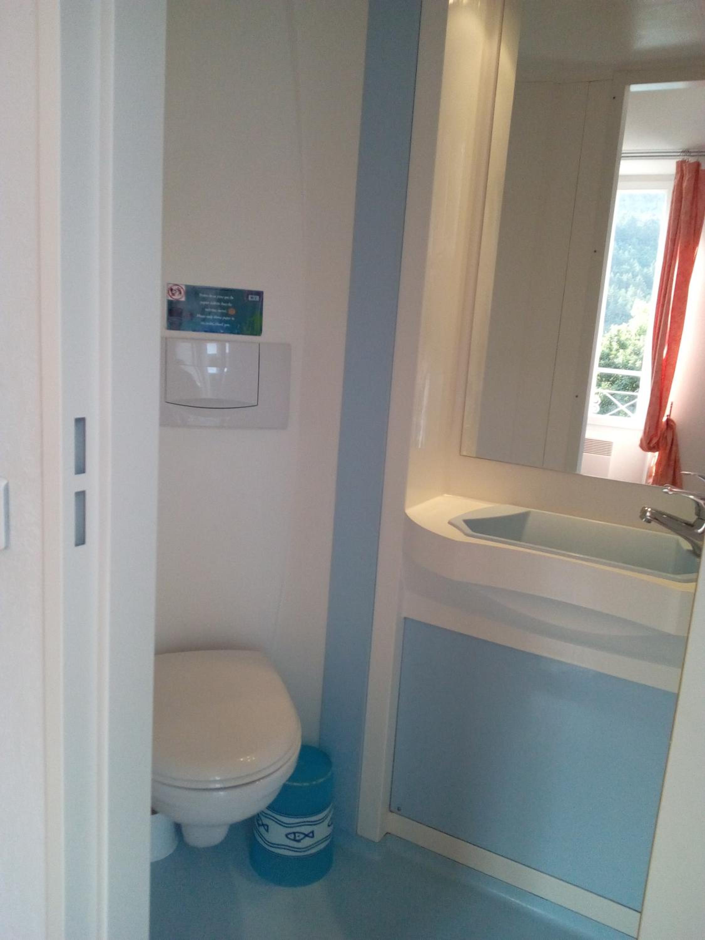 Double Room with Private Bathroom - Photo 6