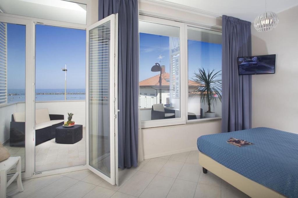 Two-Bedroom Apartment with Terrace and Sea View