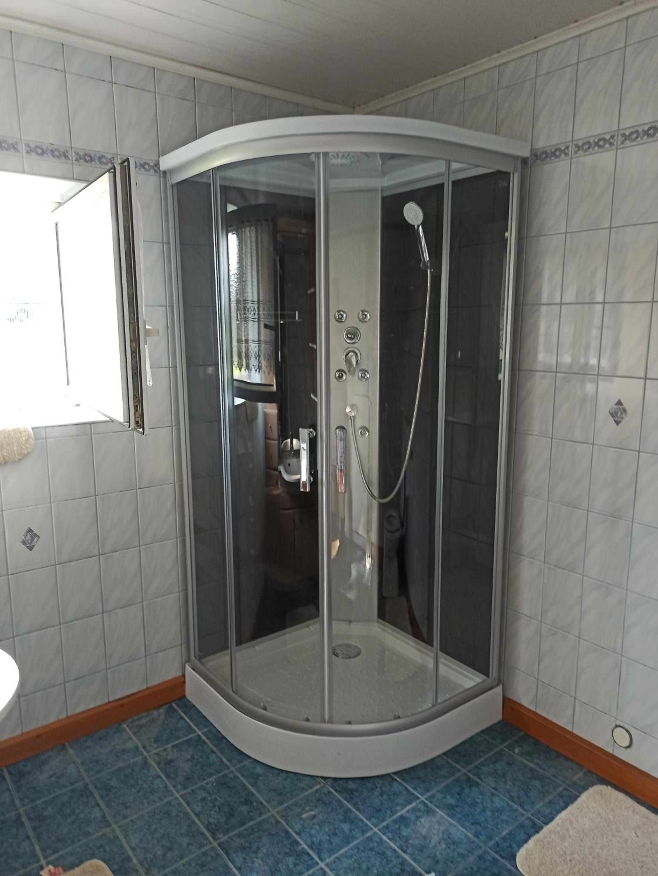 One-Bedroom Apartment - Photo 11