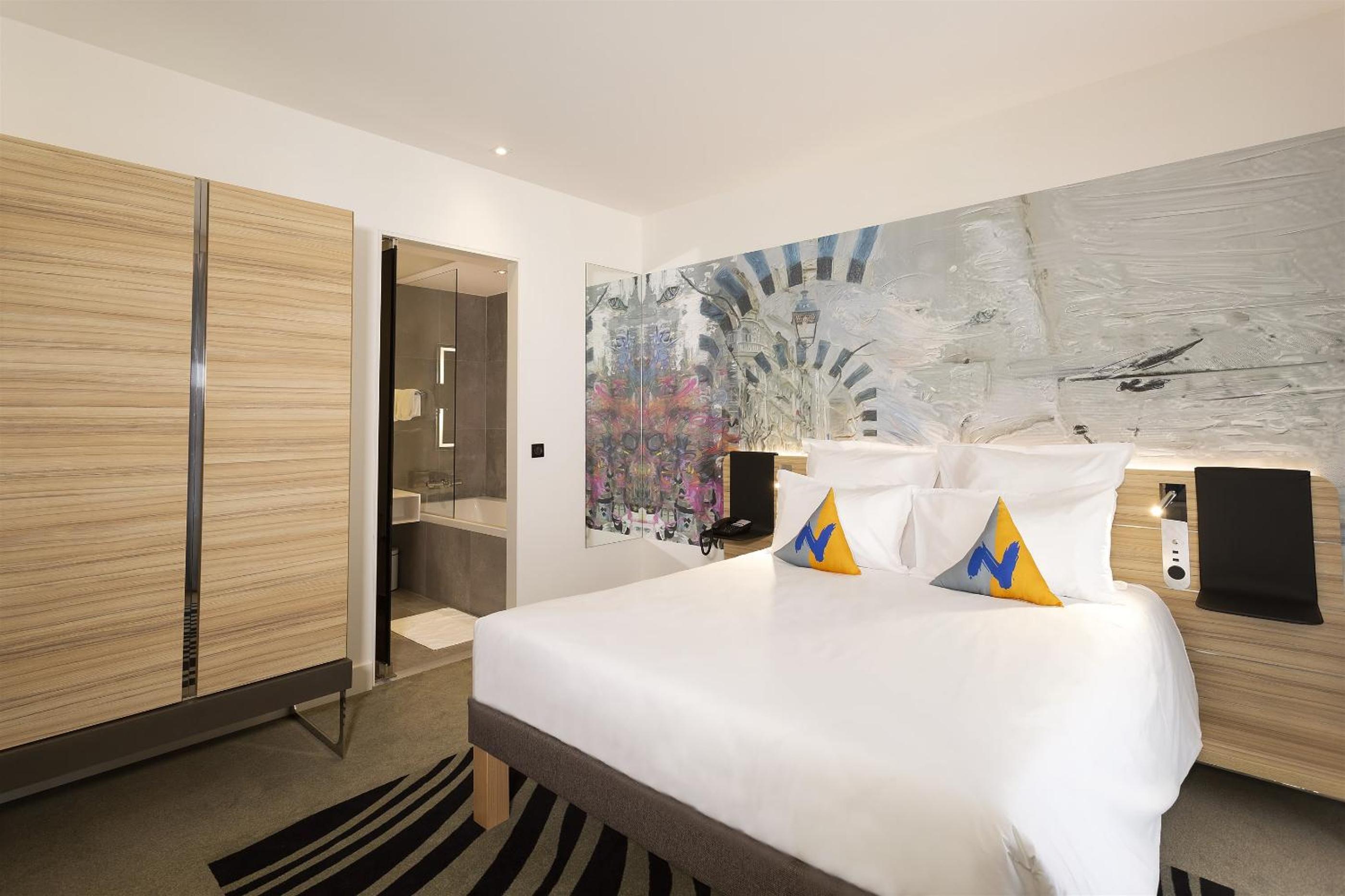 Superior Double Room with Sofa - Photo 8