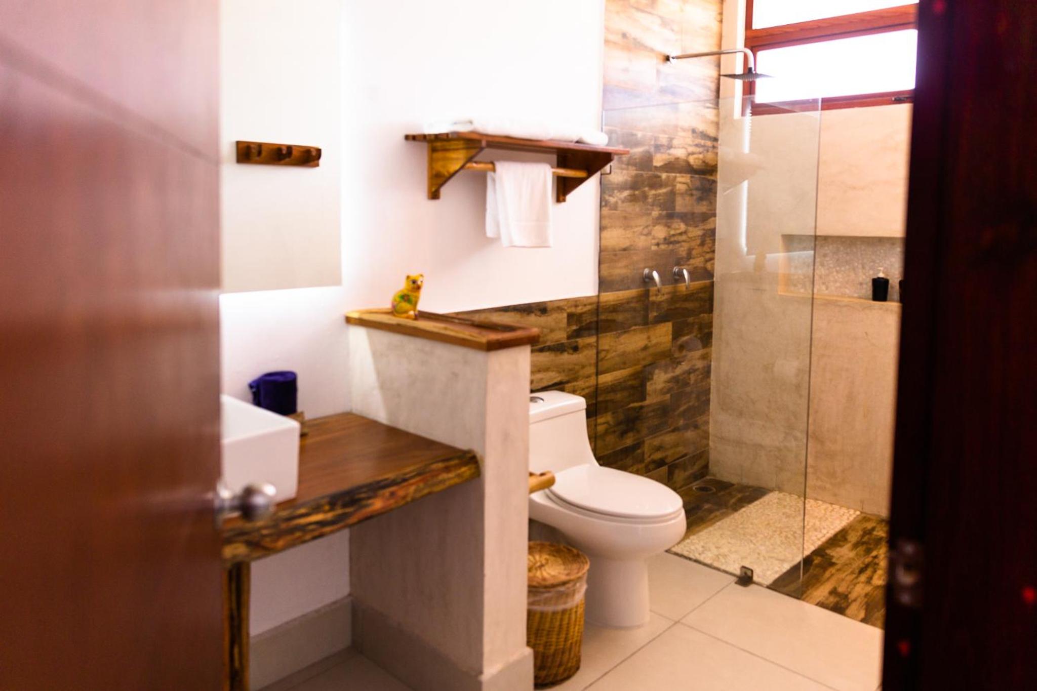 Deluxe Double Room with Two Double Beds - Photo 10