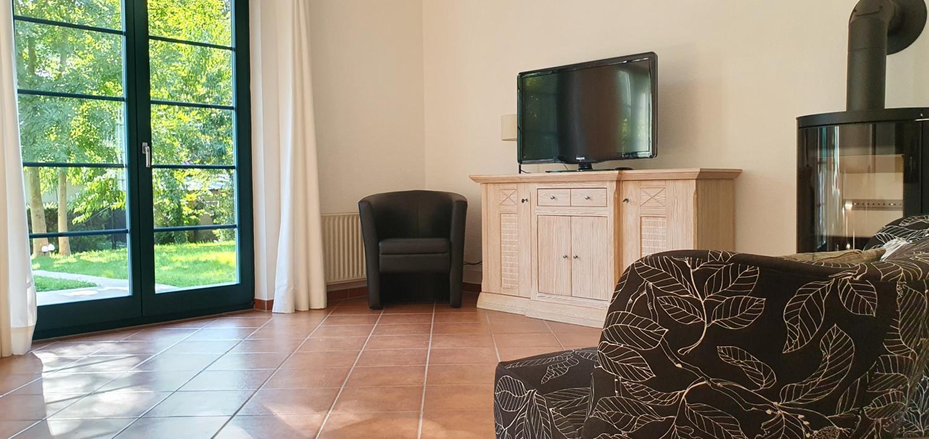 Three-Bedroom House photo 3