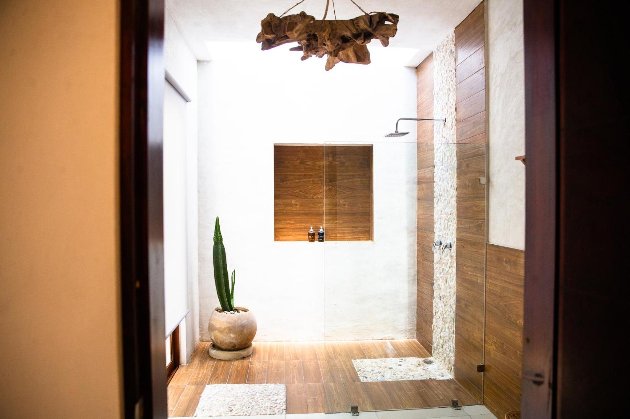 Deluxe Suite - Photo 4