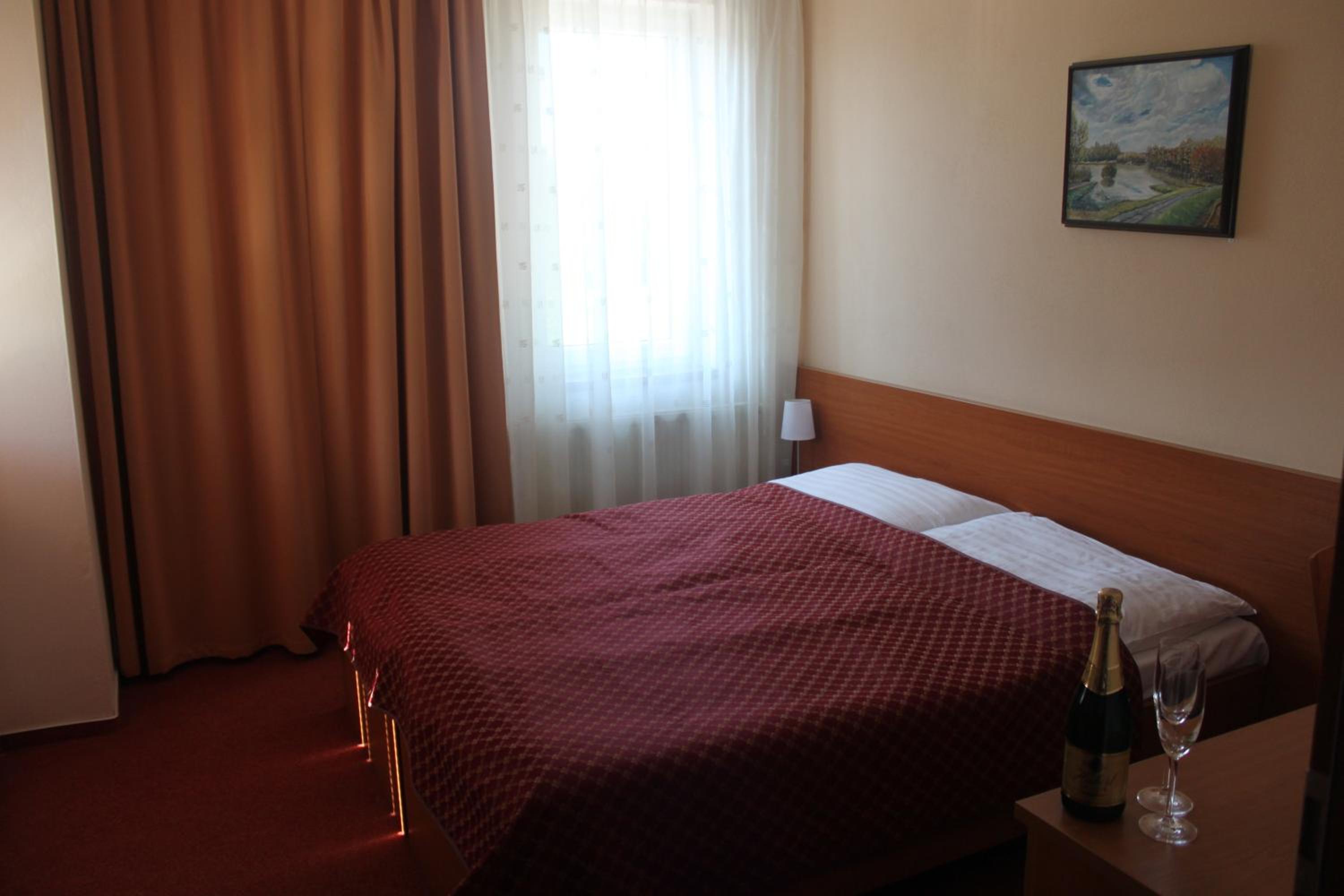 Double or Twin Room - Photo 3
