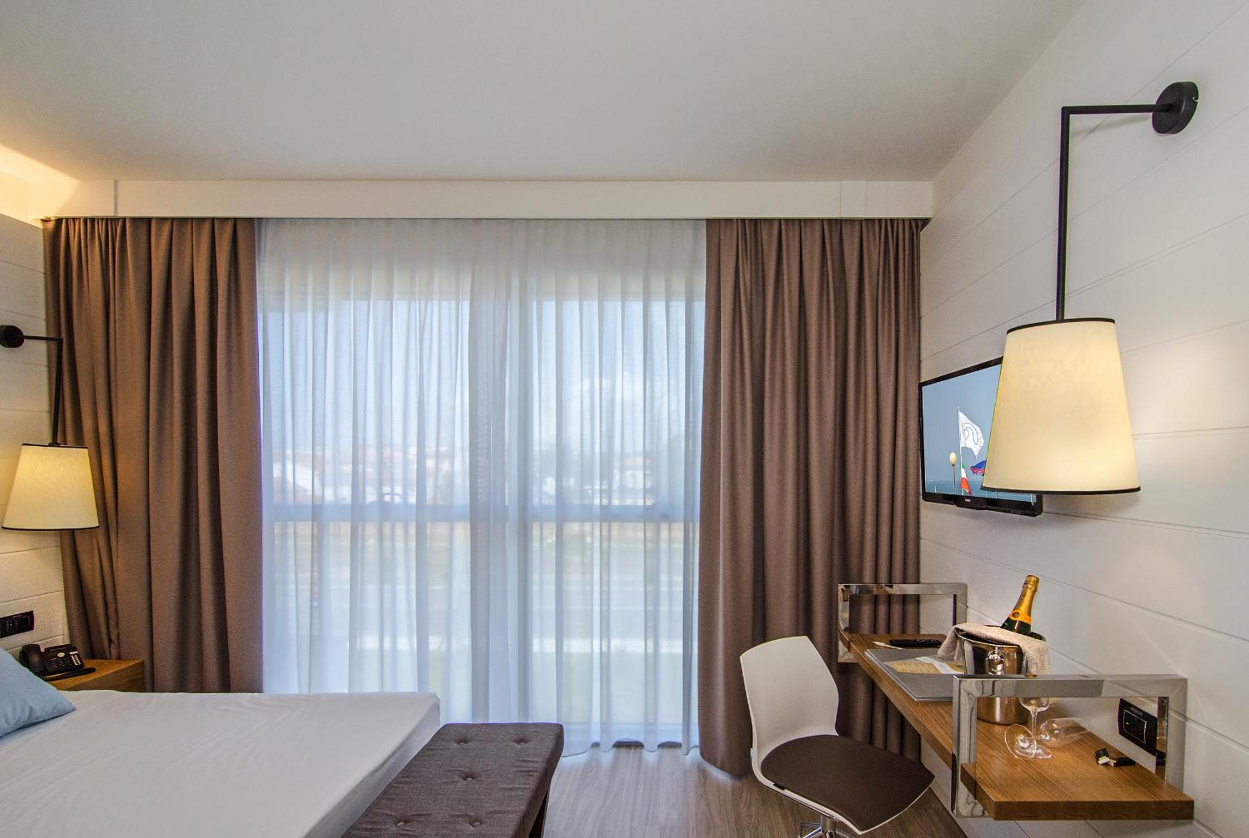 Standard Double or Twin Room photo 2