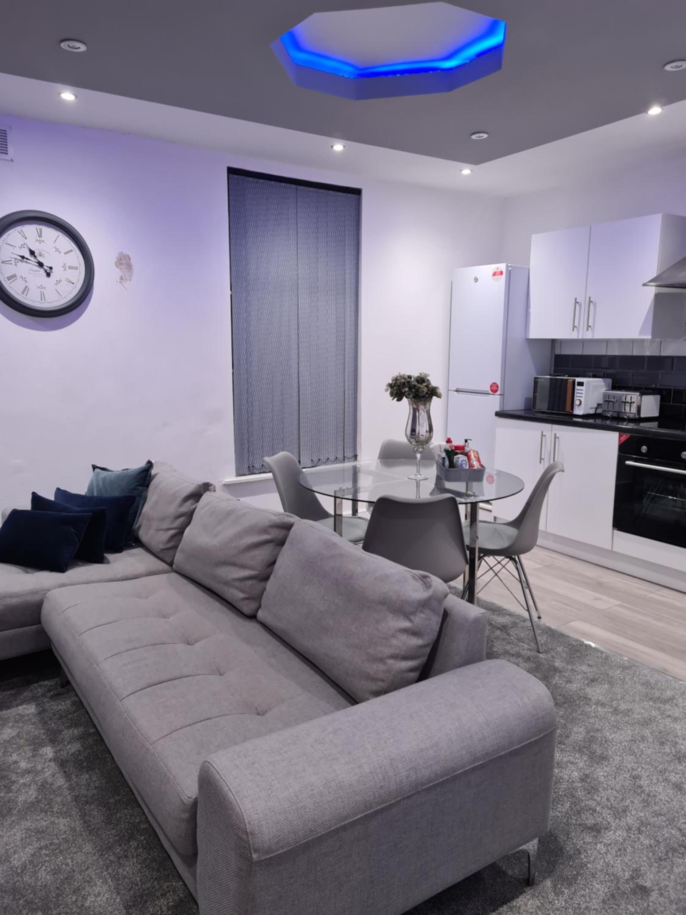 Three-Bedroom Apartment - Photo 3