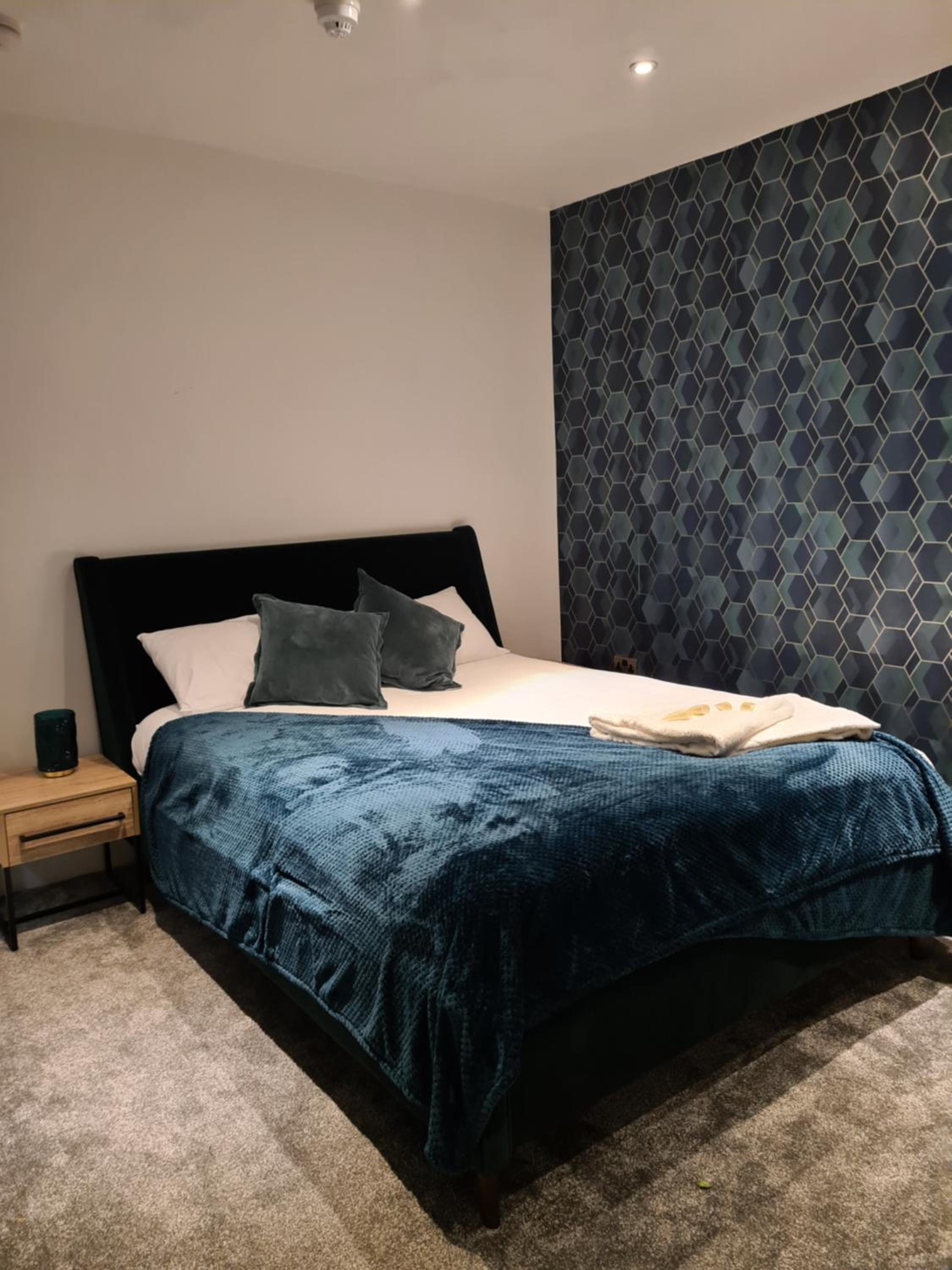 Three-Bedroom Apartment - Photo 4