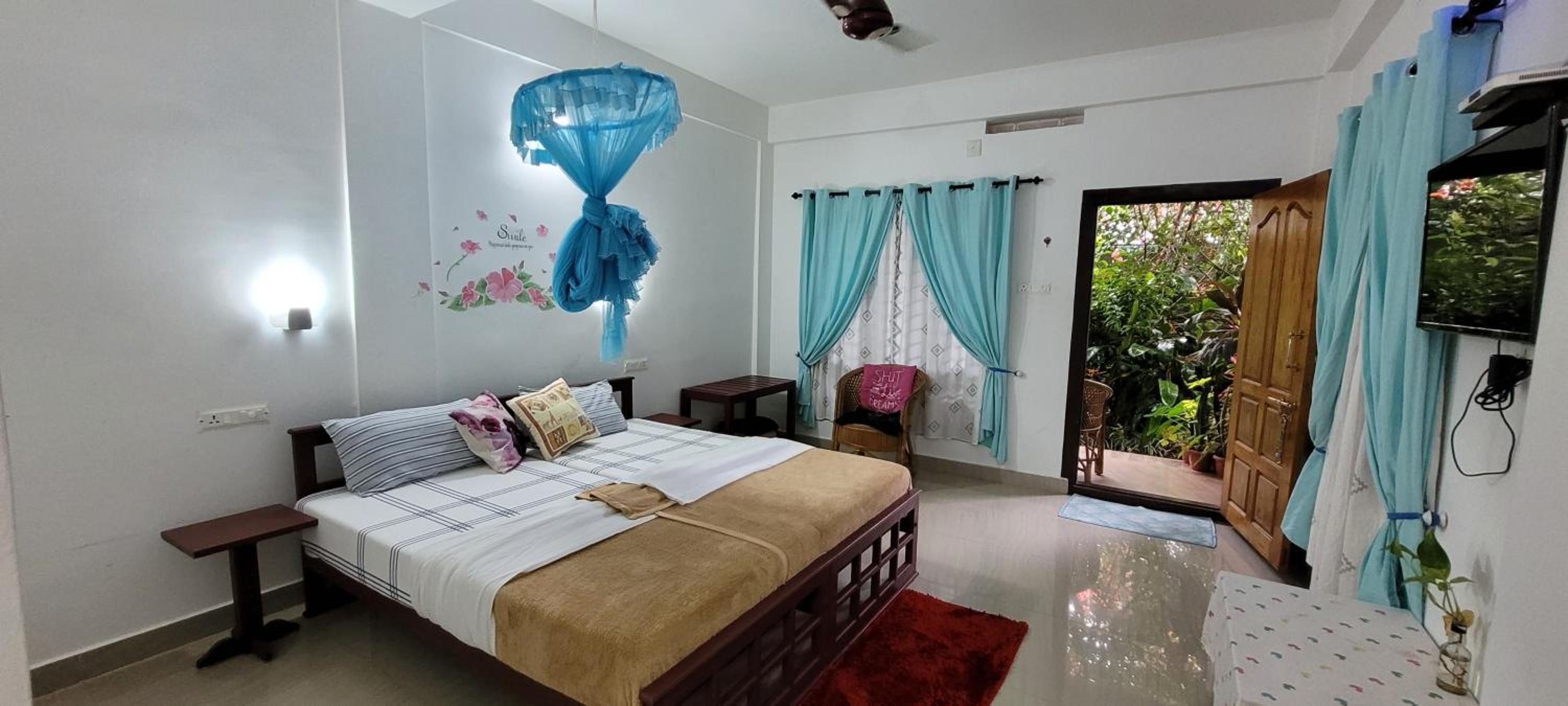 Large Double Room - Photo 4