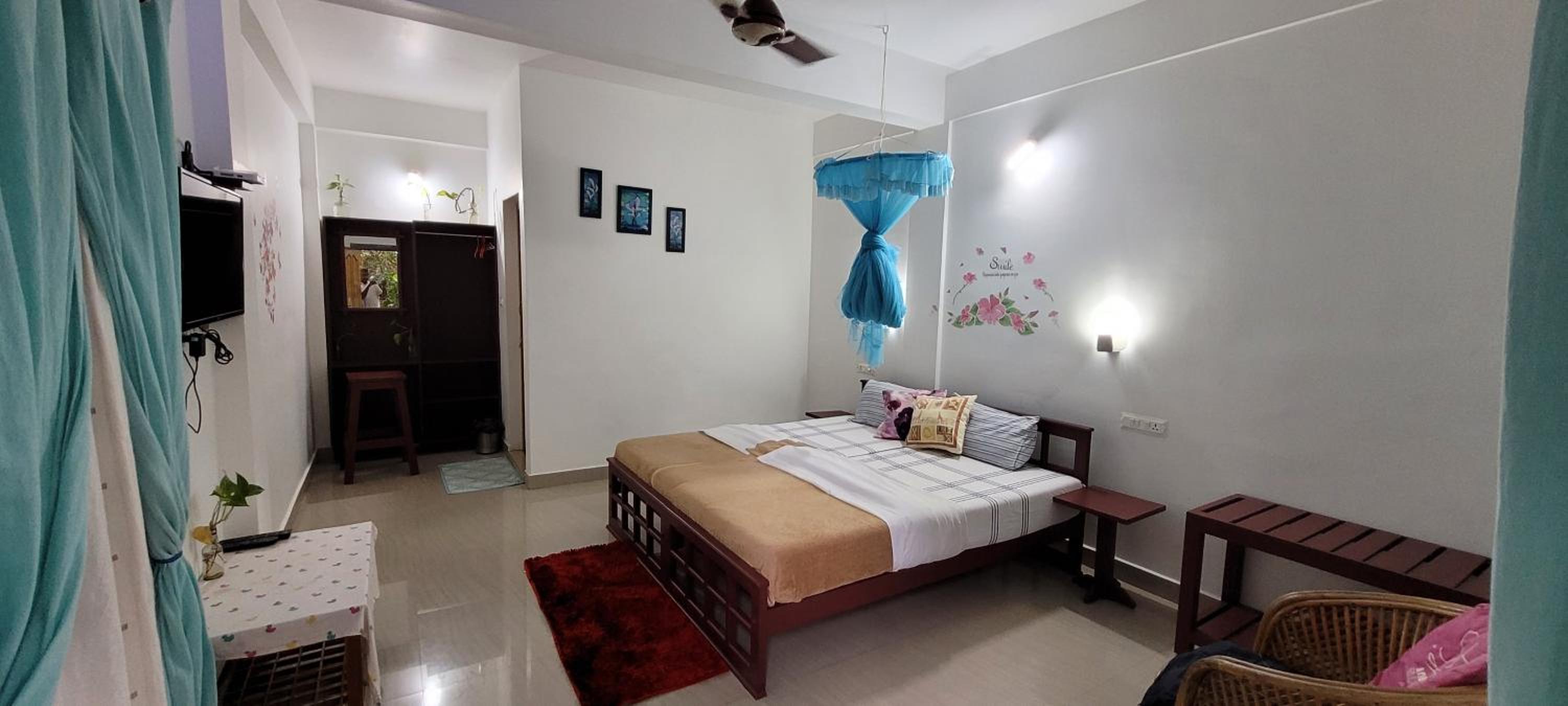 Large Double Room - Photo 2