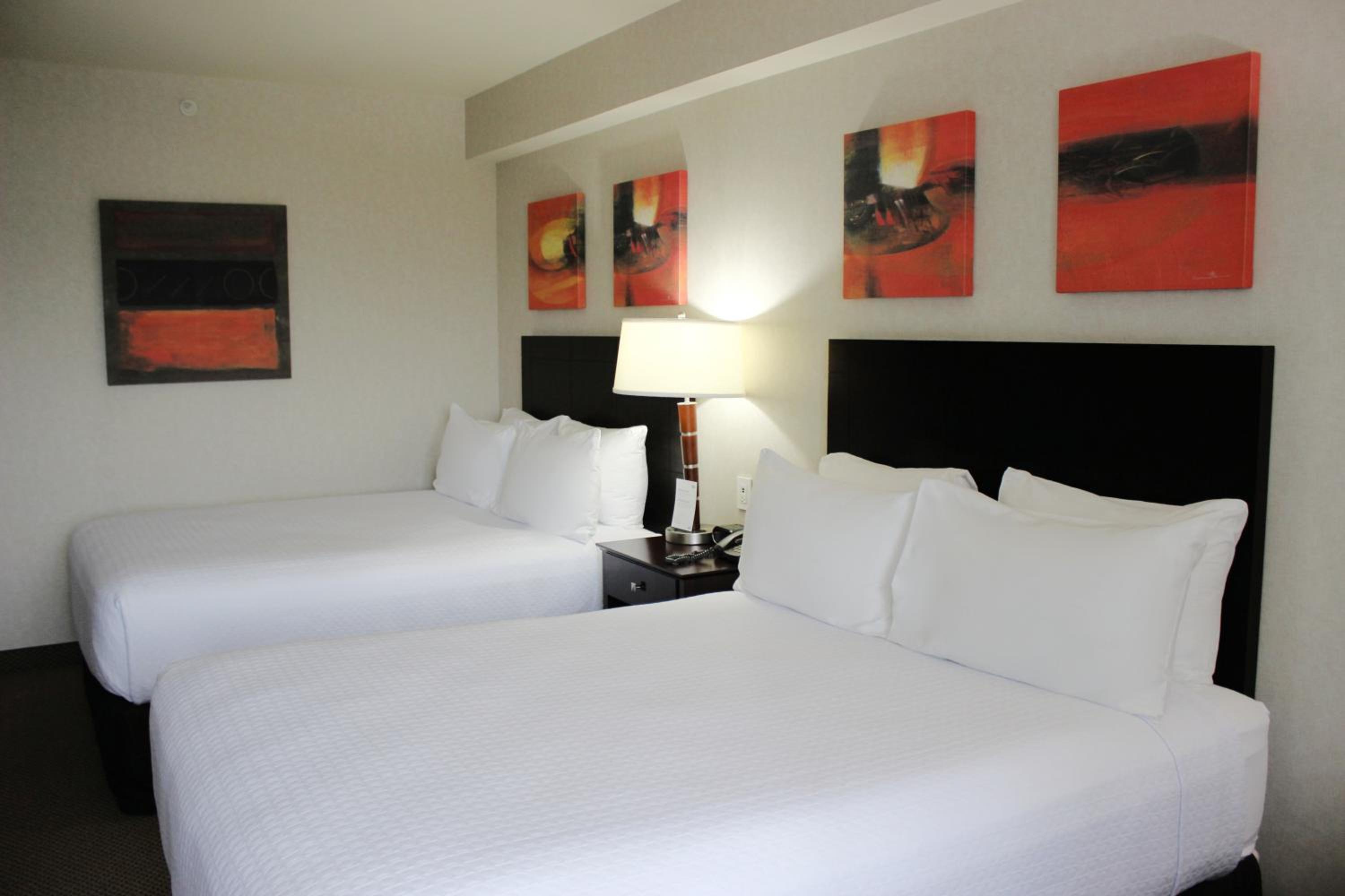Standard Double Room with Two Double Beds - Disability Access - Photo 5