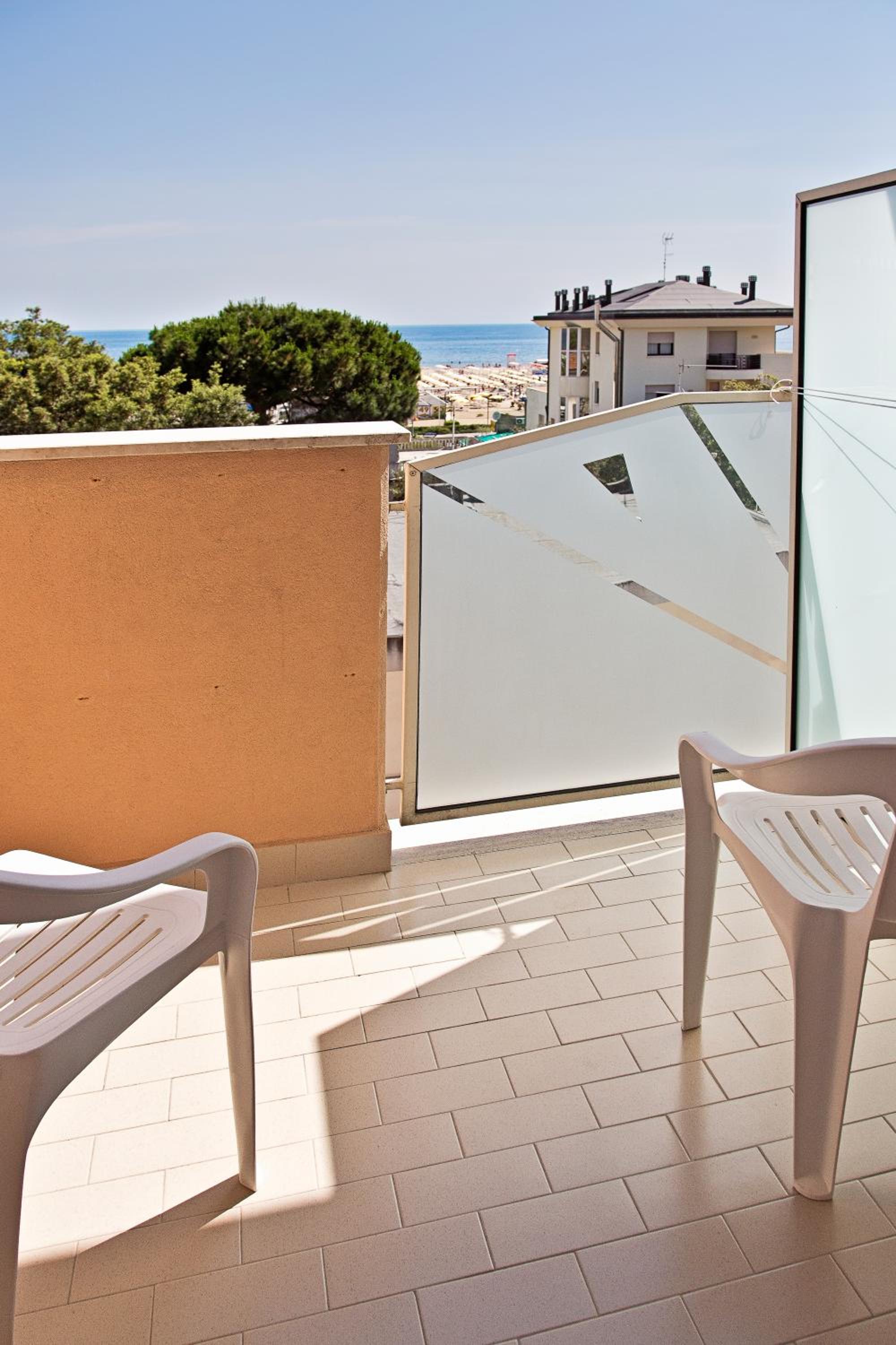 Double Room with Sea View - Photo 5
