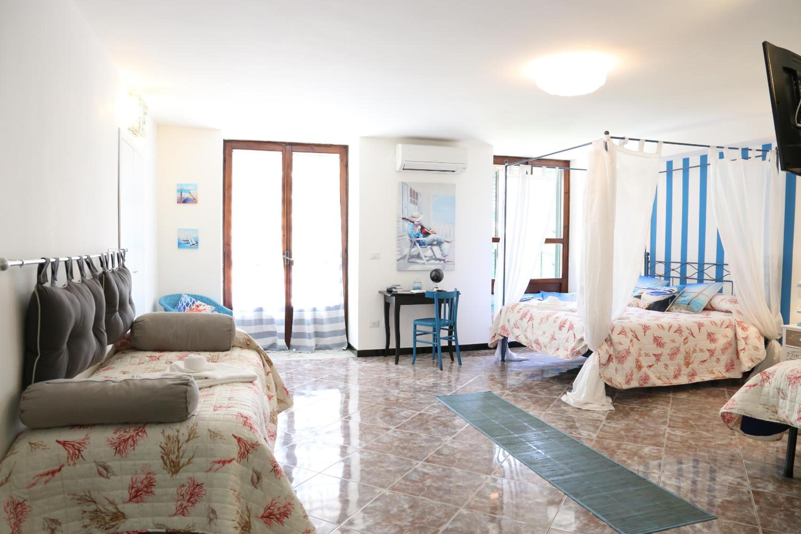 Family Room with Terrace photo 1