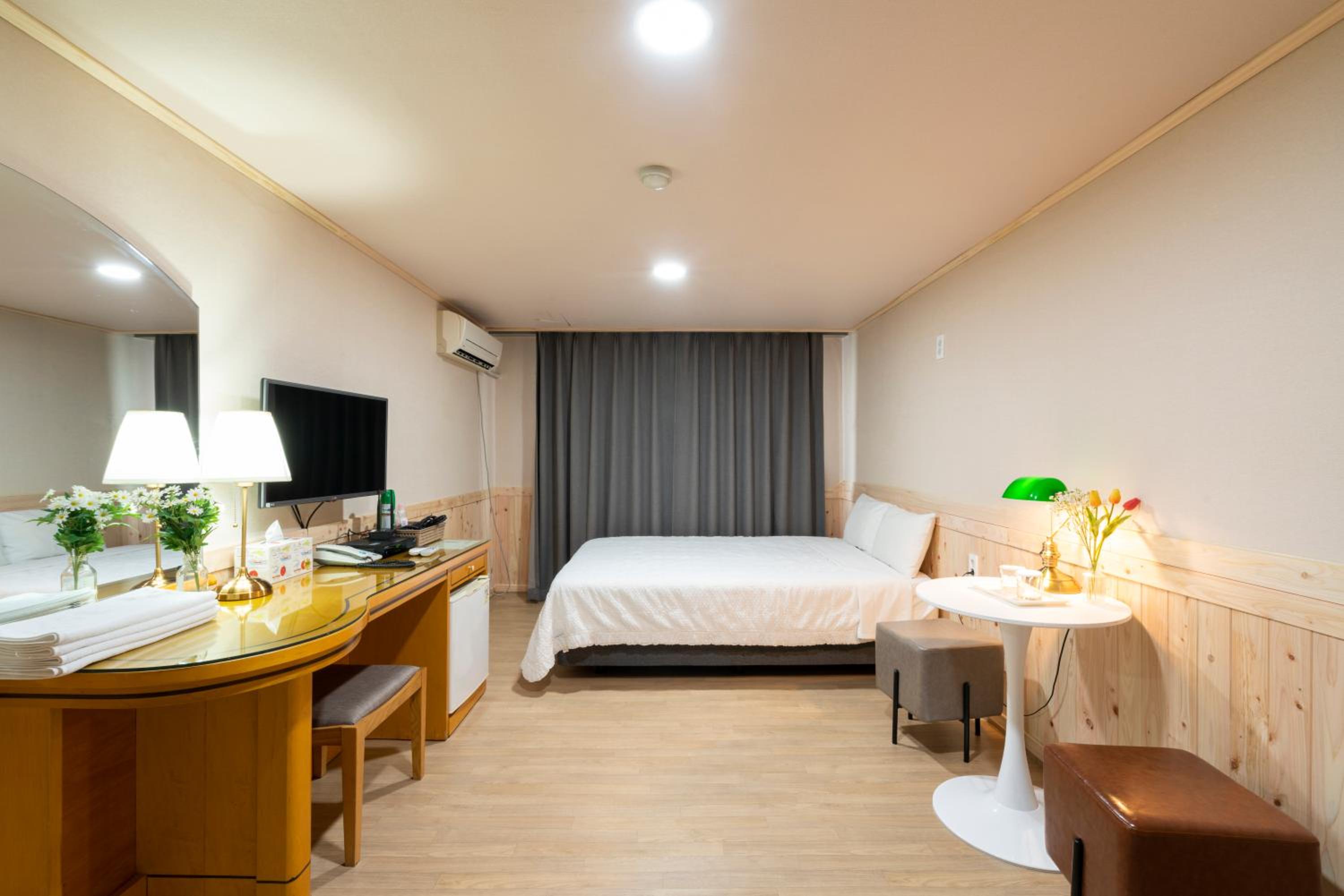 Standard Double Room - Photo 1
