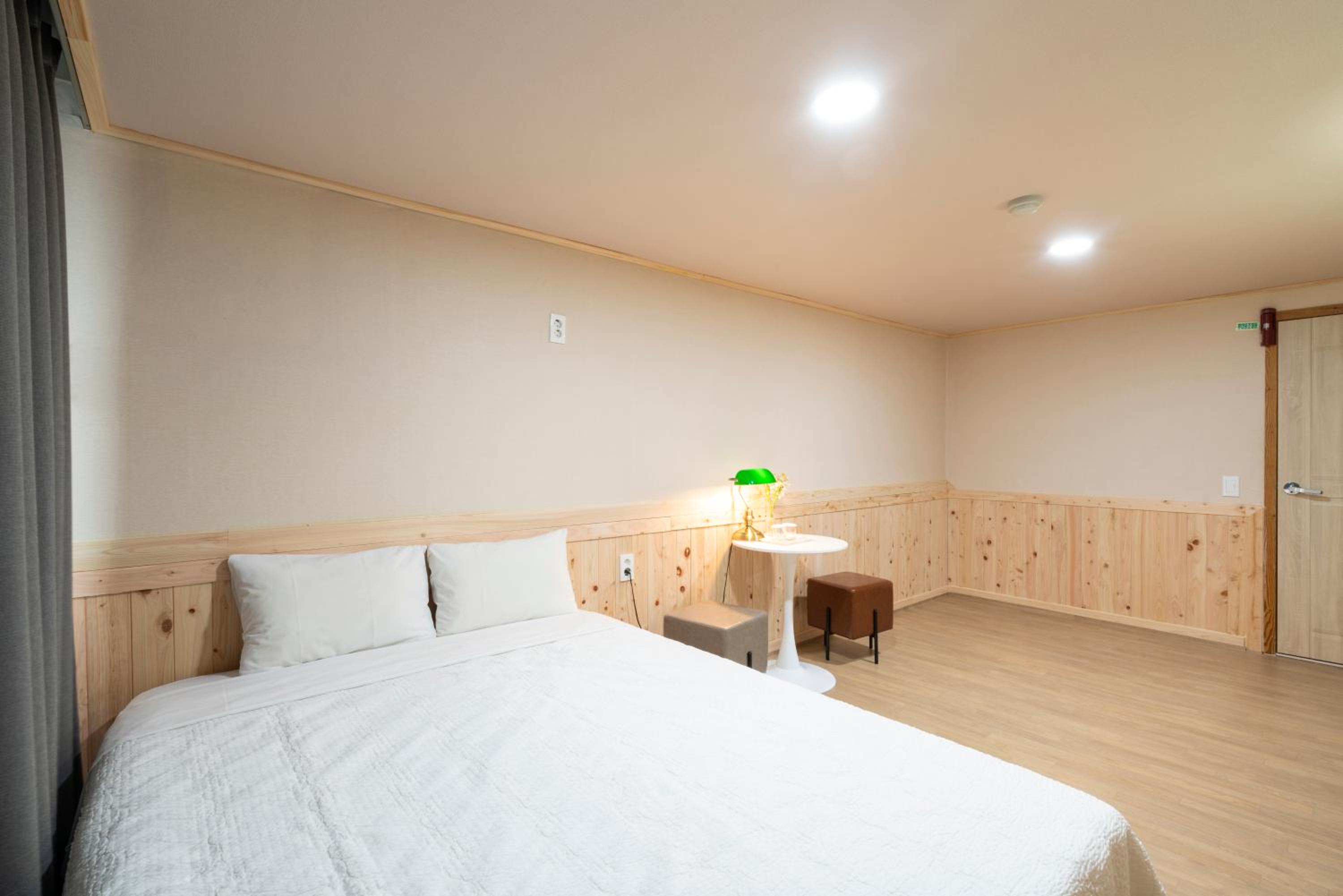 Standard Double Room - Photo 3