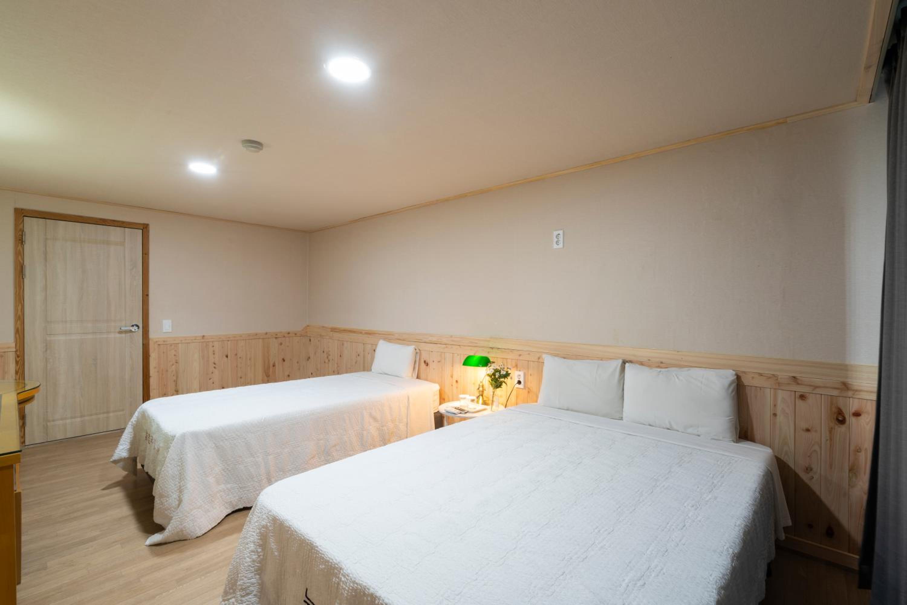 Standard Triple Room - Photo 4
