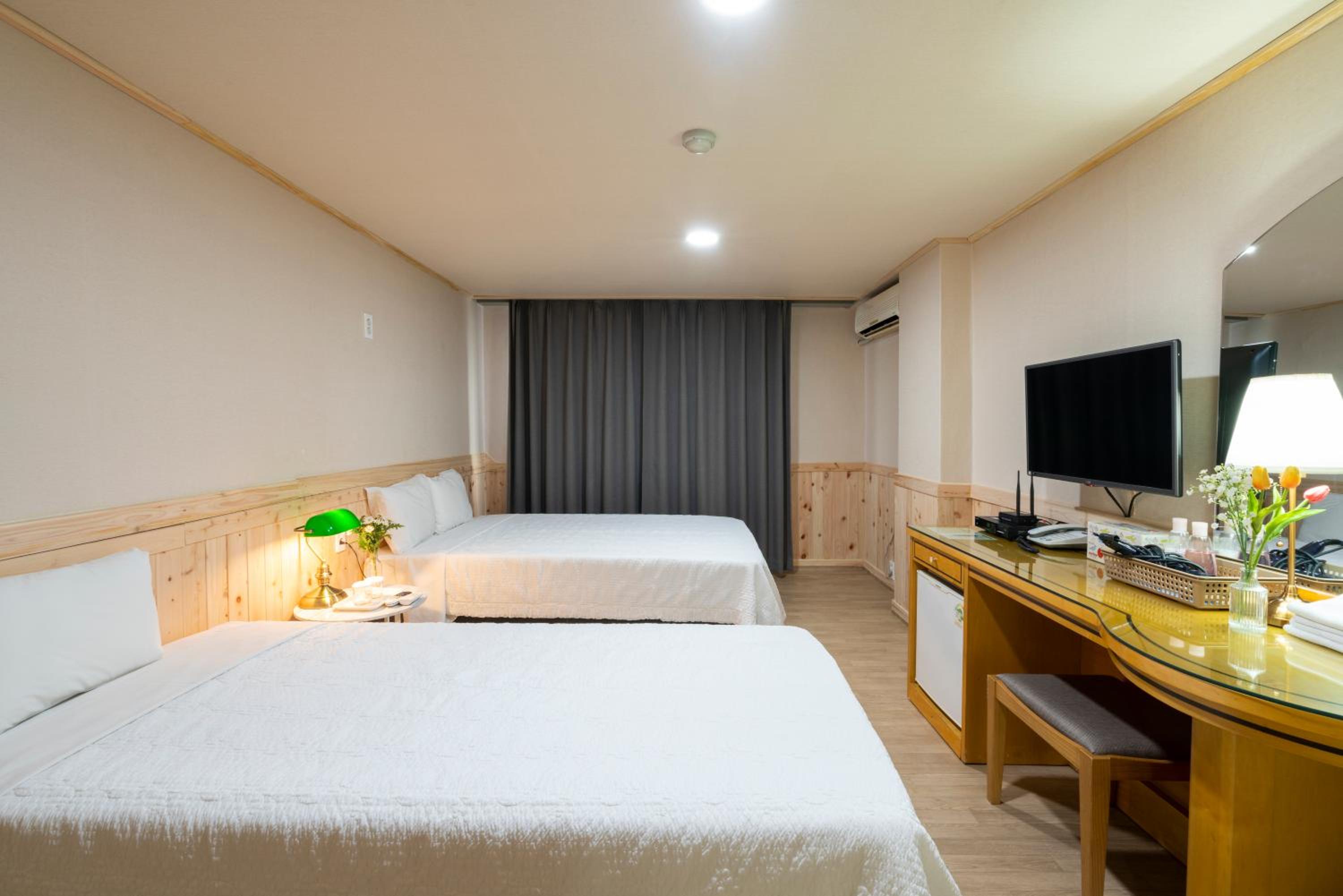 Standard Triple Room - Photo 3
