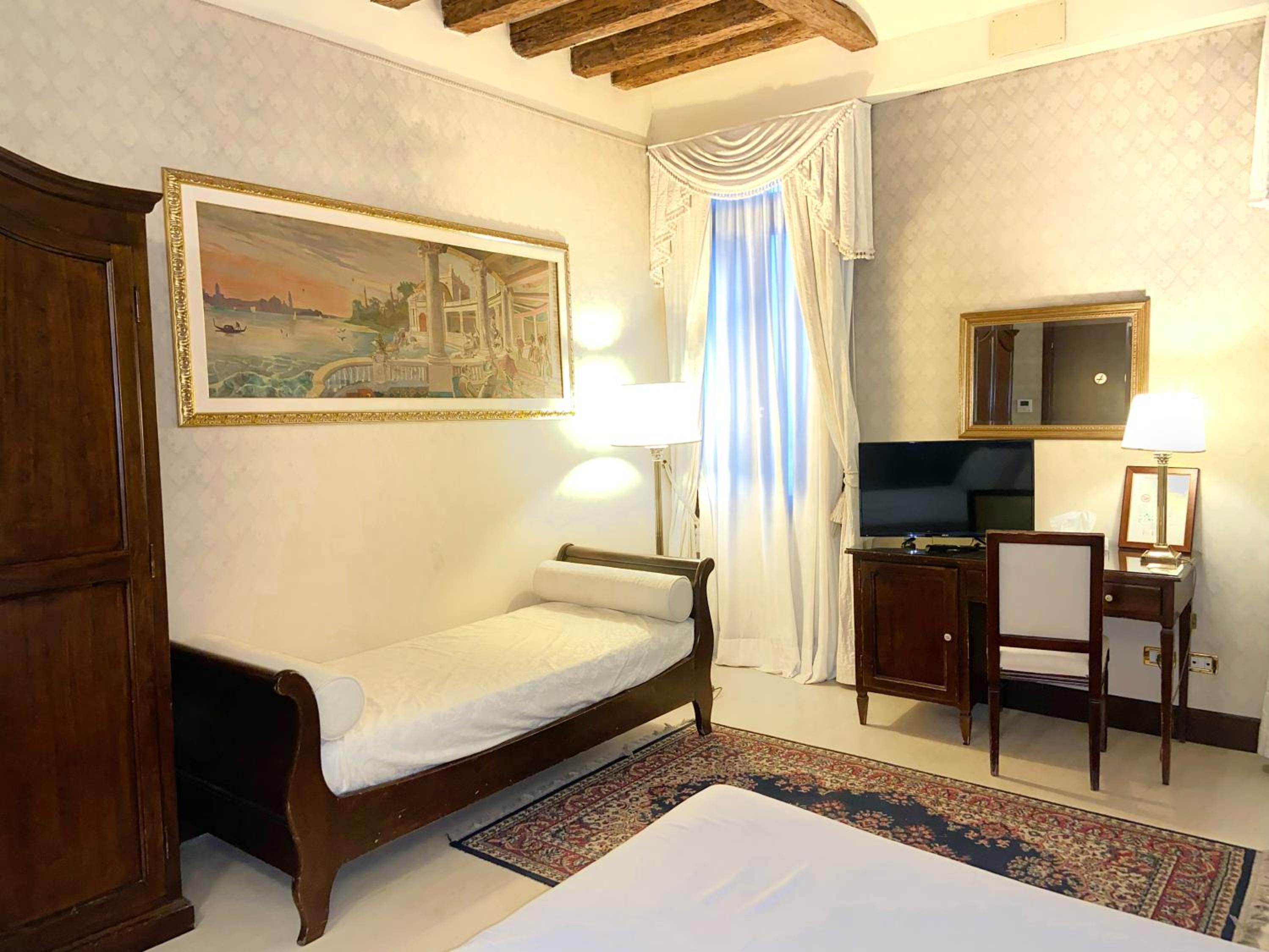 Deluxe Double Room photo 1