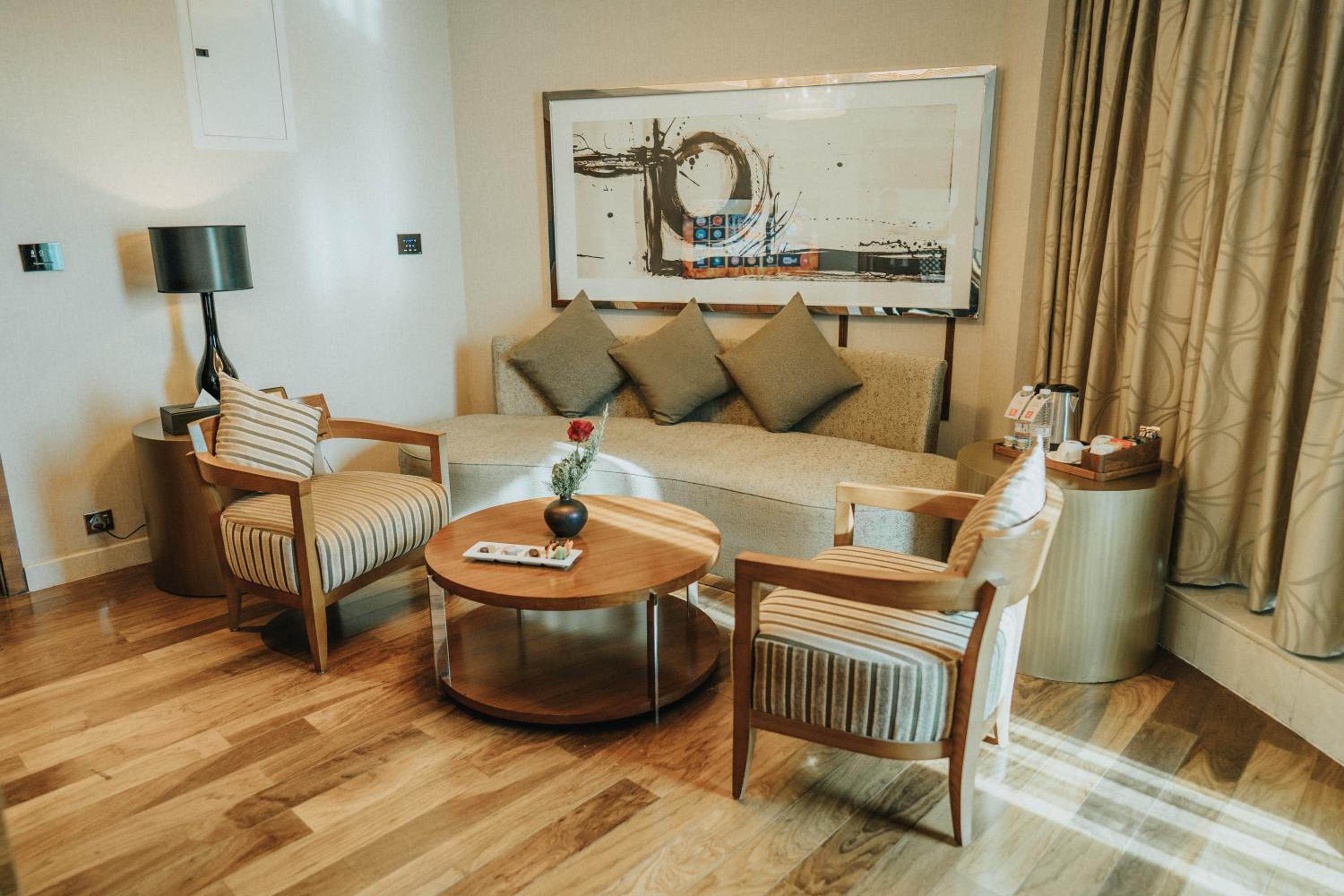  Sky Executive Suite - Photo 5