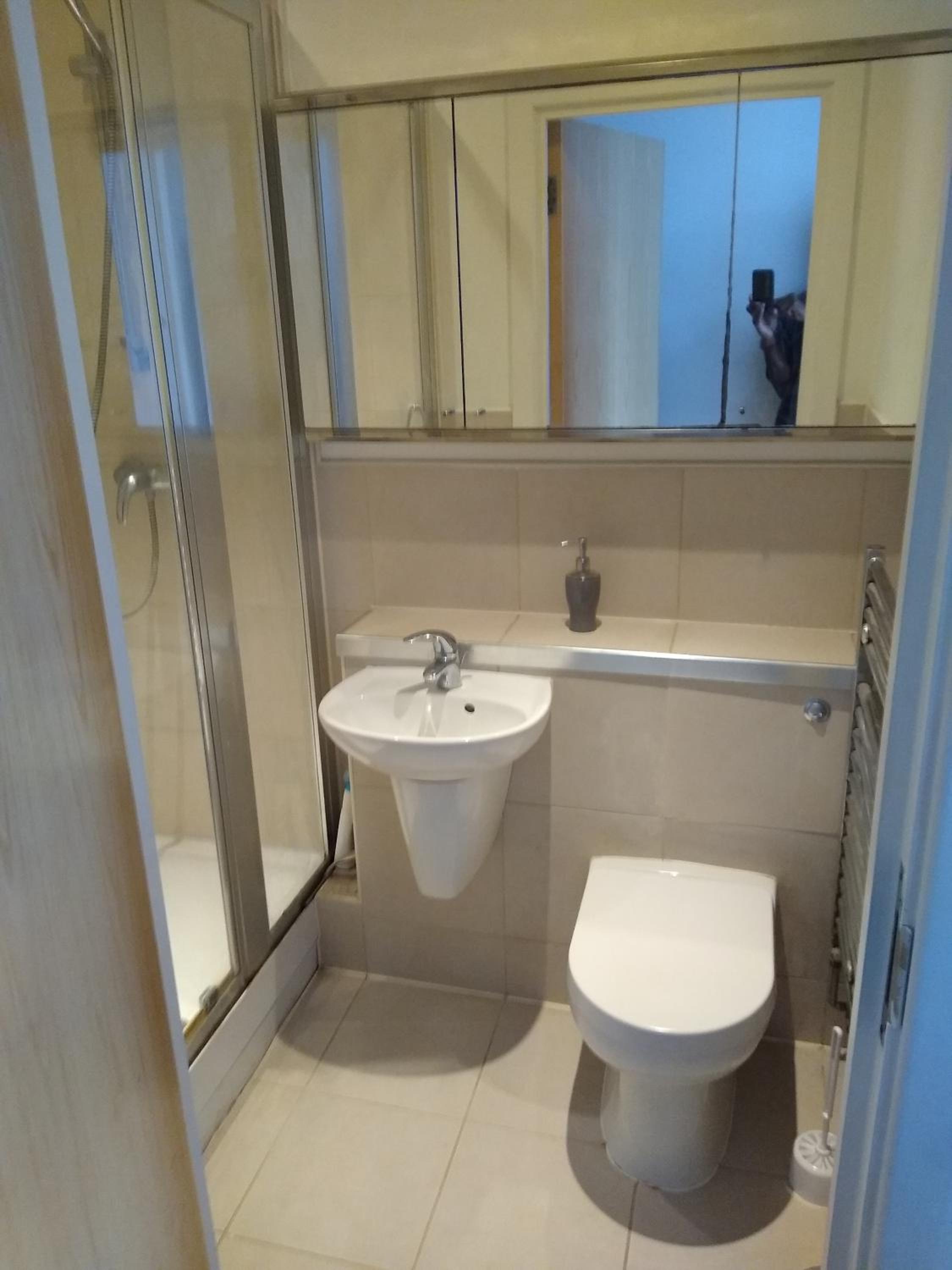 Double or Twin Room with Private Bathroom photo 3