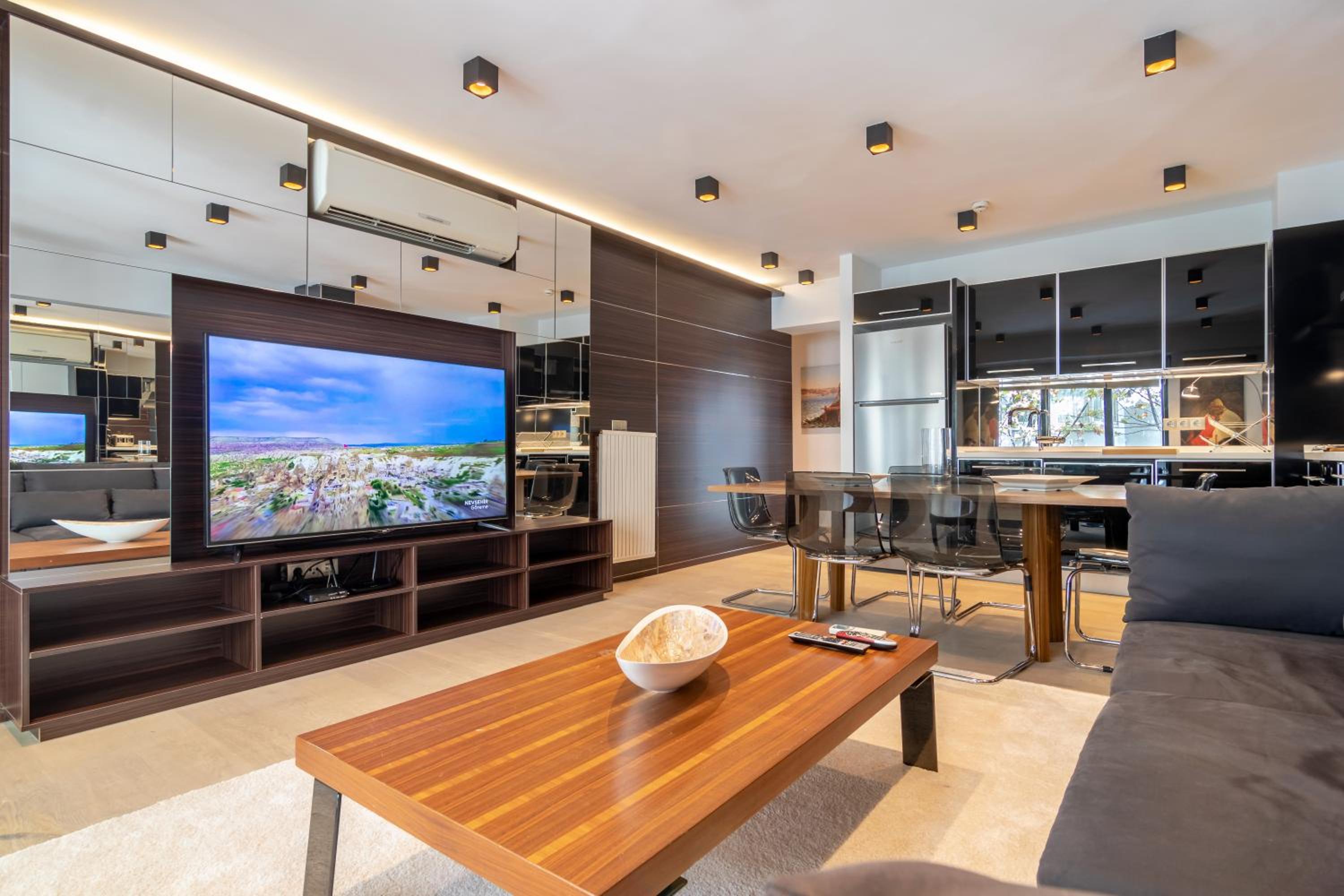Penthouse Apartment photo 2