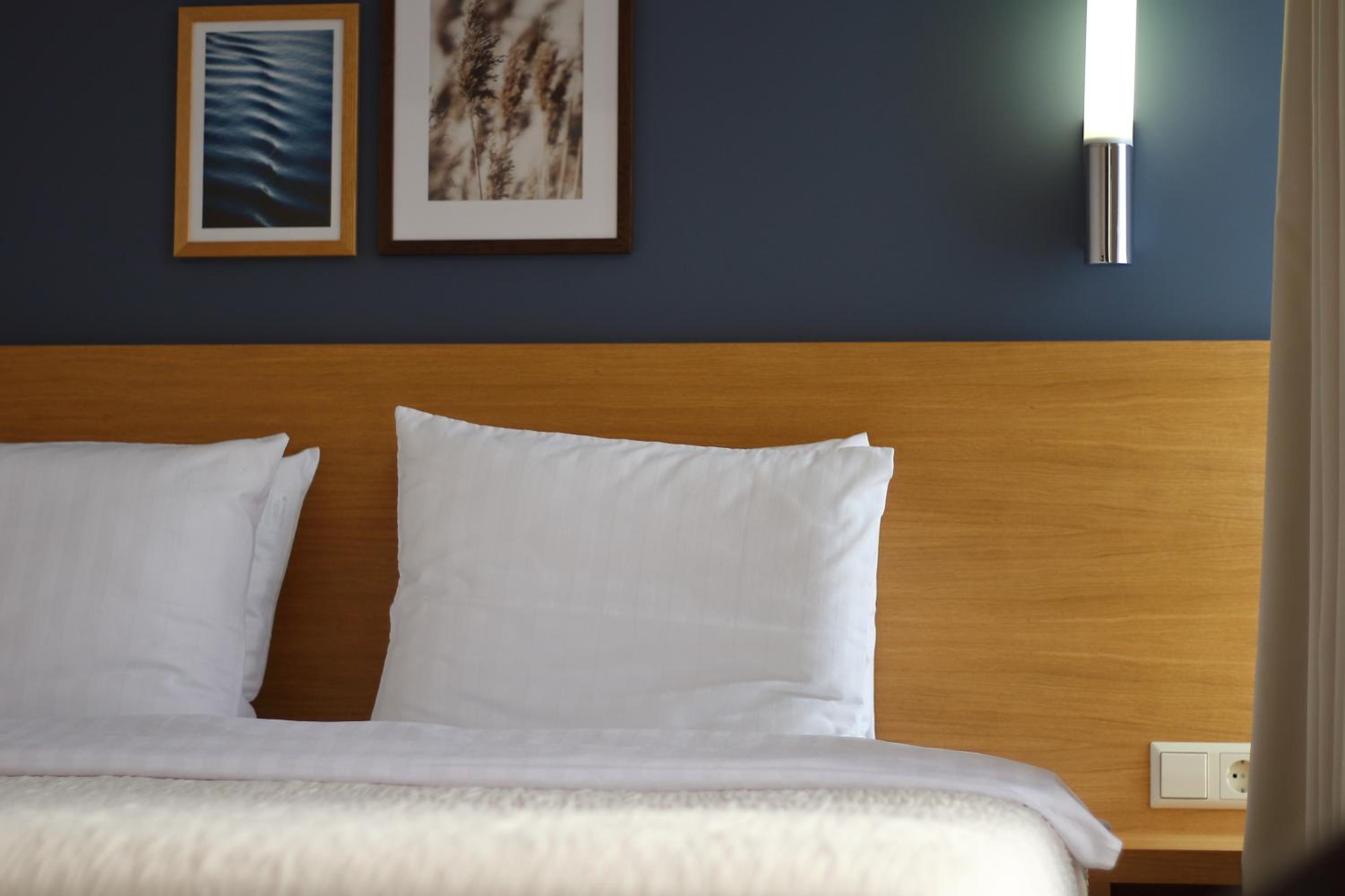 Business Double Room - Photo 1