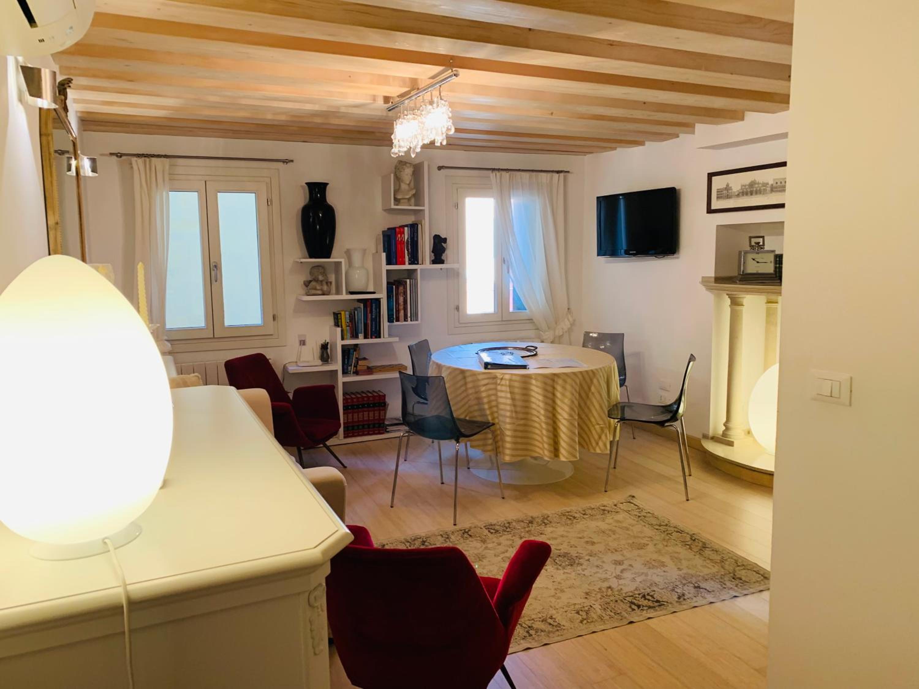 Apartment photo 3